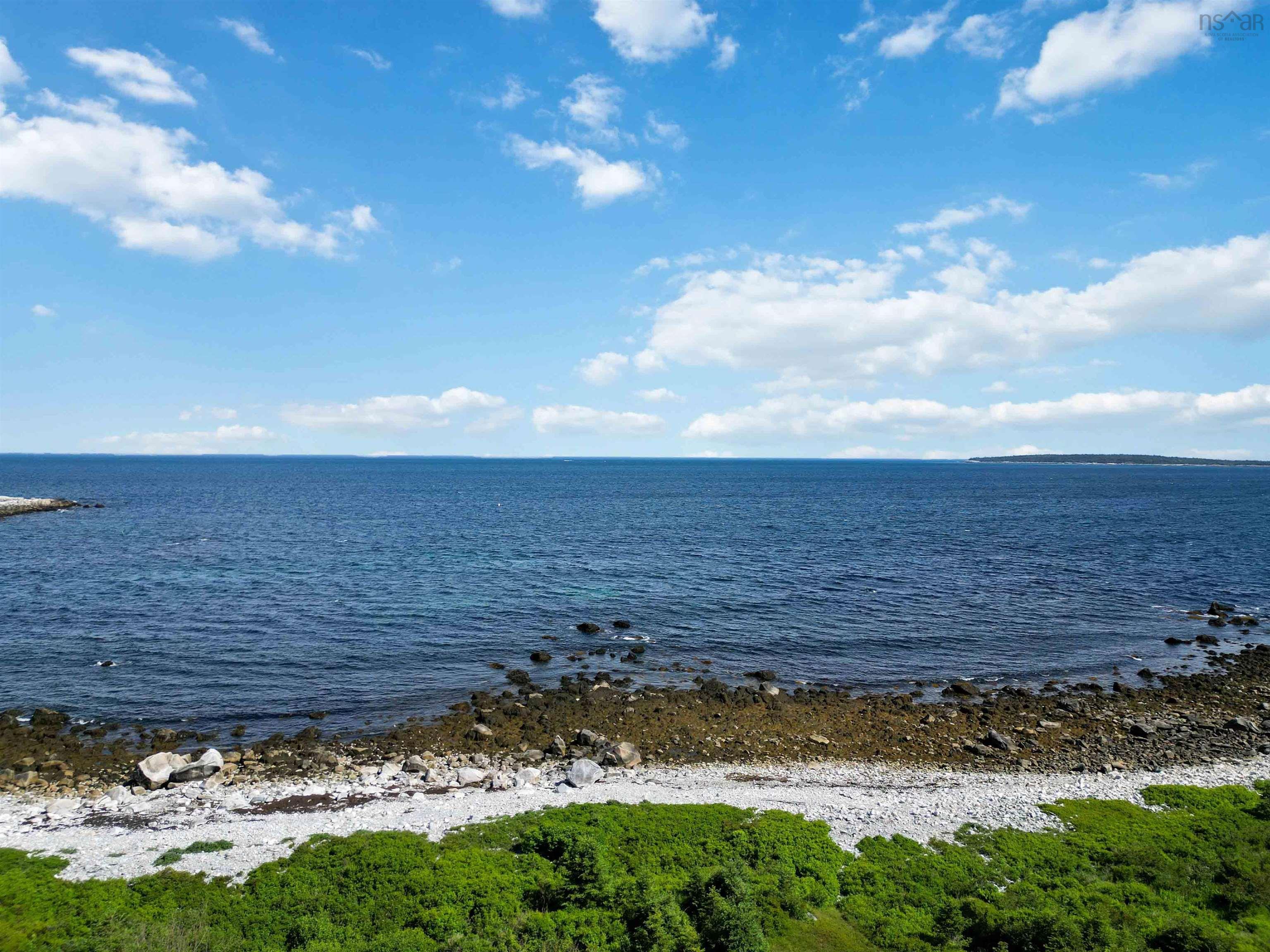 $1,125,000.00: 6837 Highway 3, Hunts Point