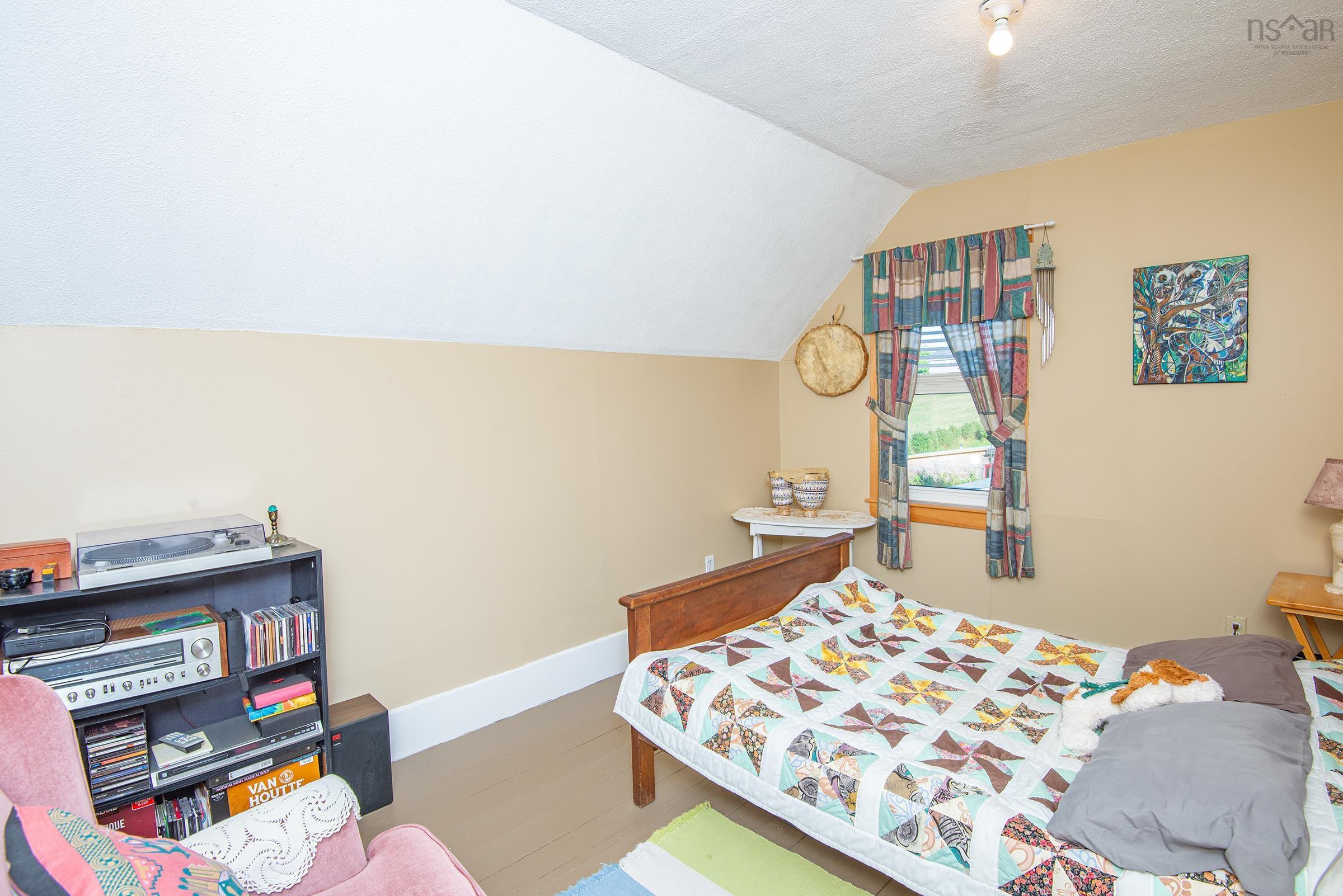 $335,000.00: 2118 Highway 1, Grosses Coques