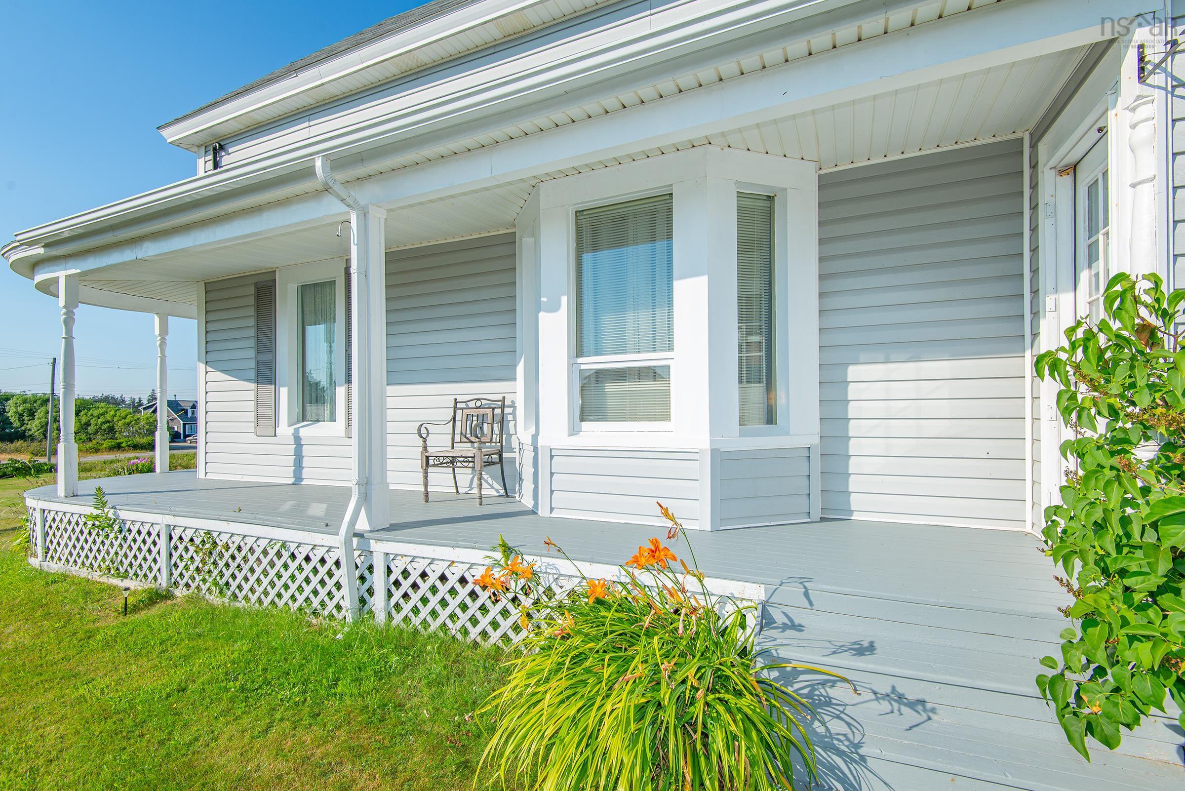 $335,000.00: 2118 Highway 1, Grosses Coques