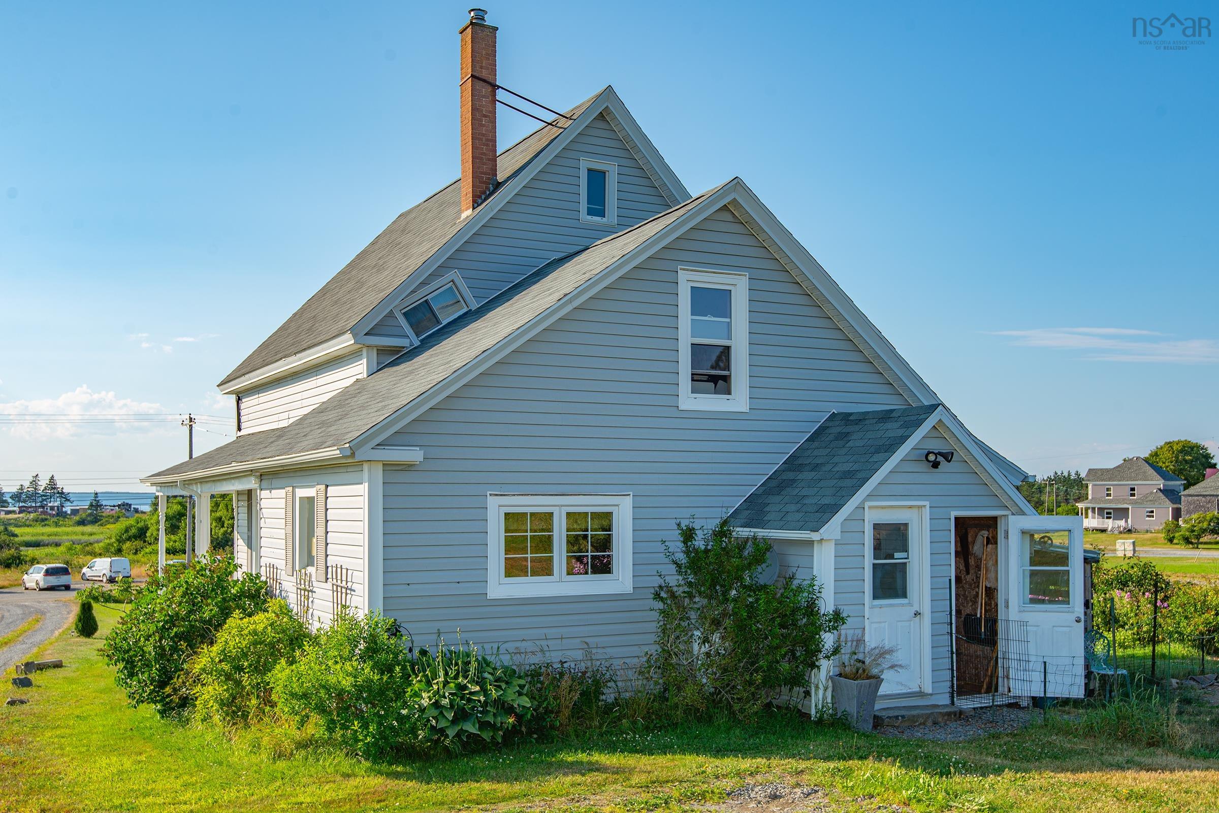 $335,000.00: 2118 Highway 1, Grosses Coques