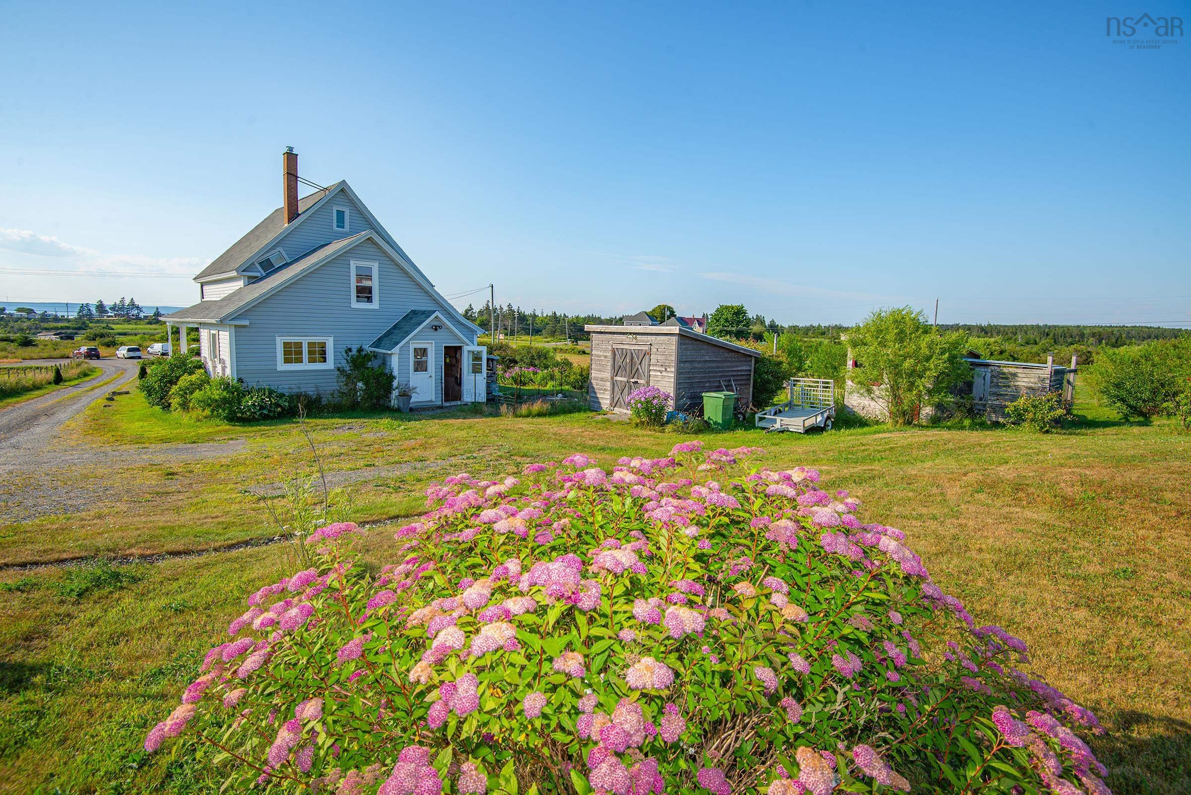 $335,000.00: 2118 Highway 1, Grosses Coques