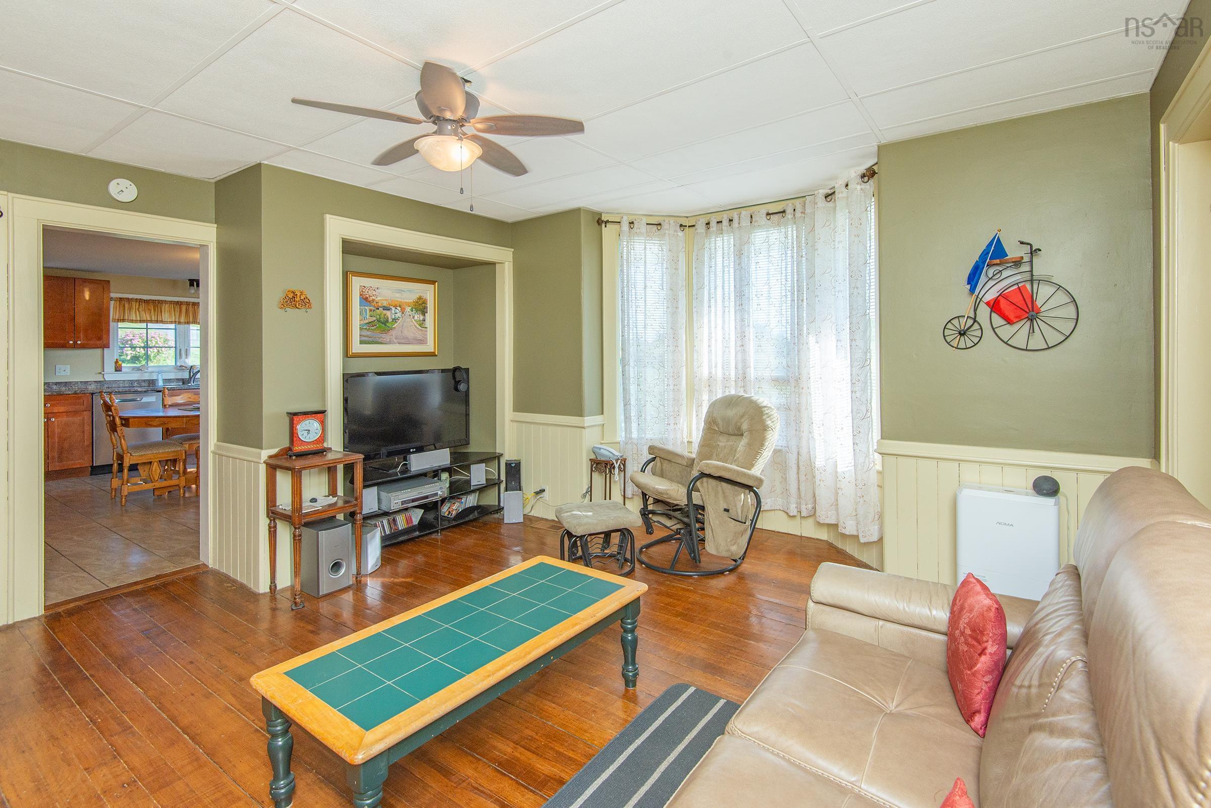 $335,000.00: 2118 Highway 1, Grosses Coques