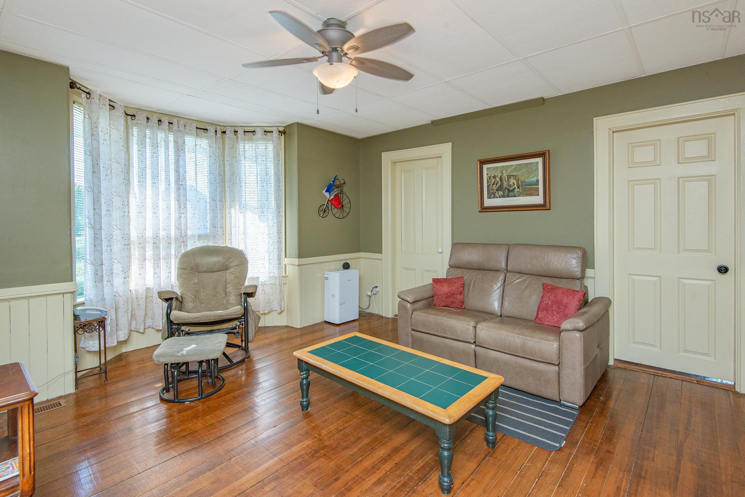 $335,000.00: 2118 Highway 1, Grosses Coques