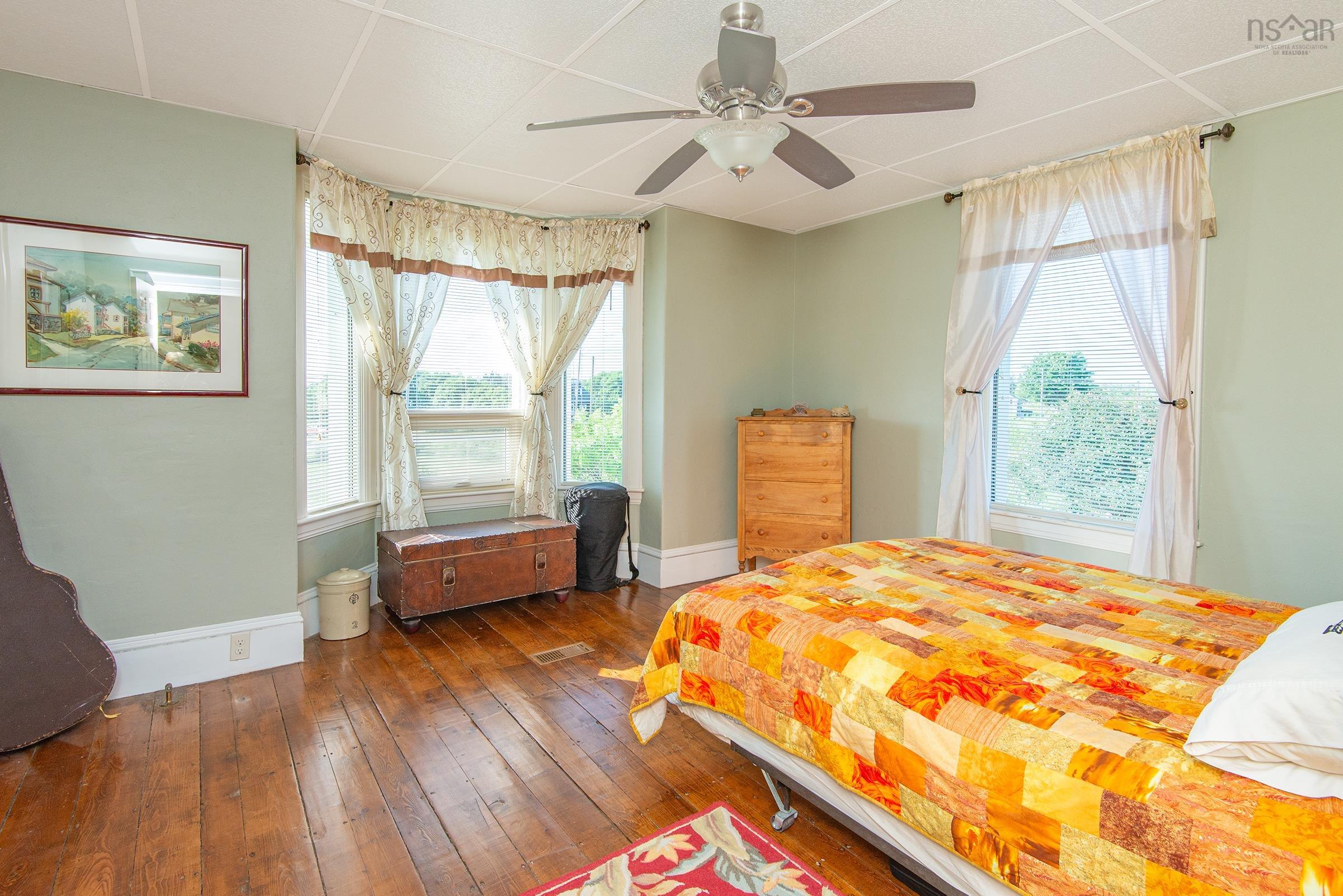 $335,000.00: 2118 Highway 1, Grosses Coques