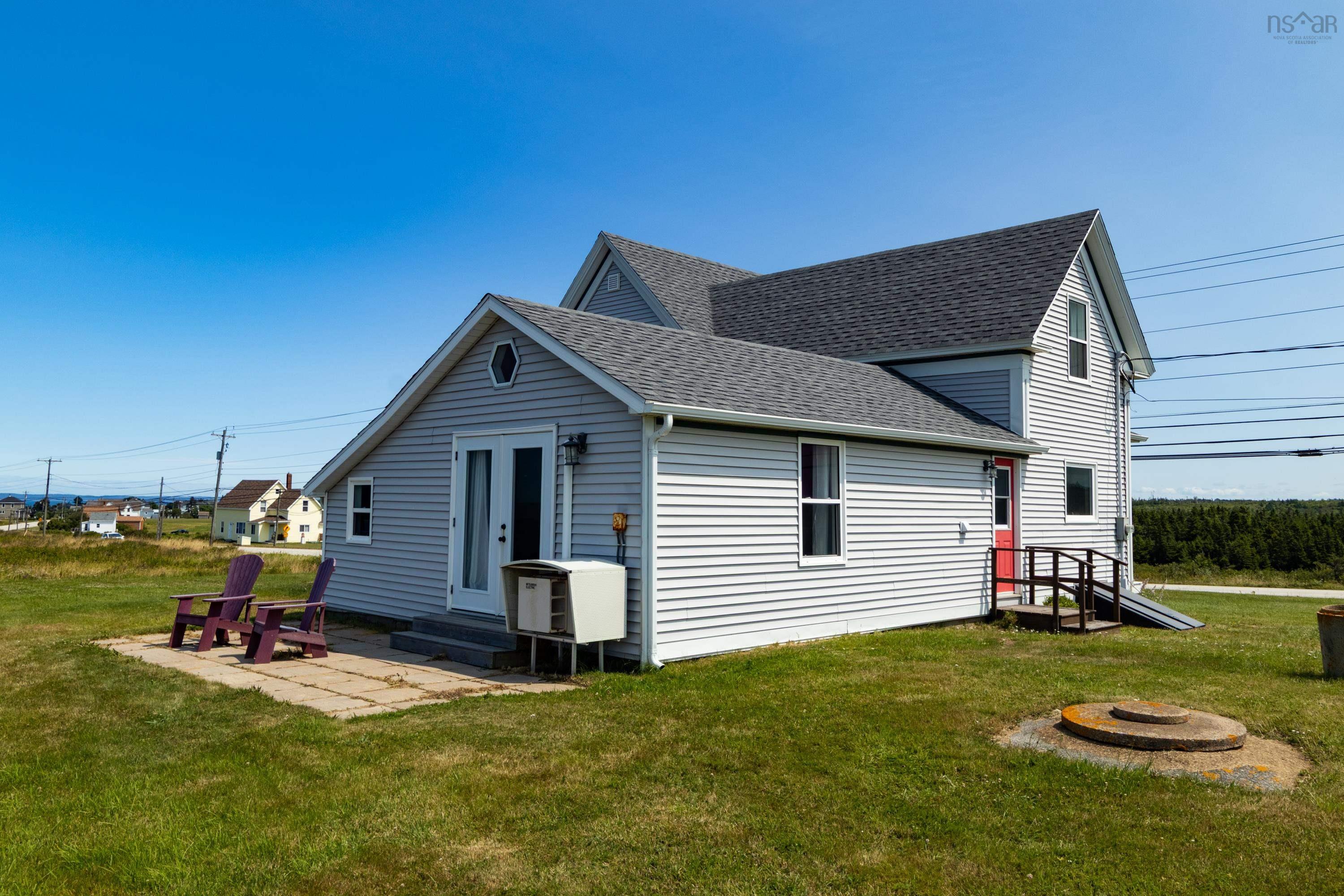 $495,000.00: 10345 Highway 1, Saulnierville