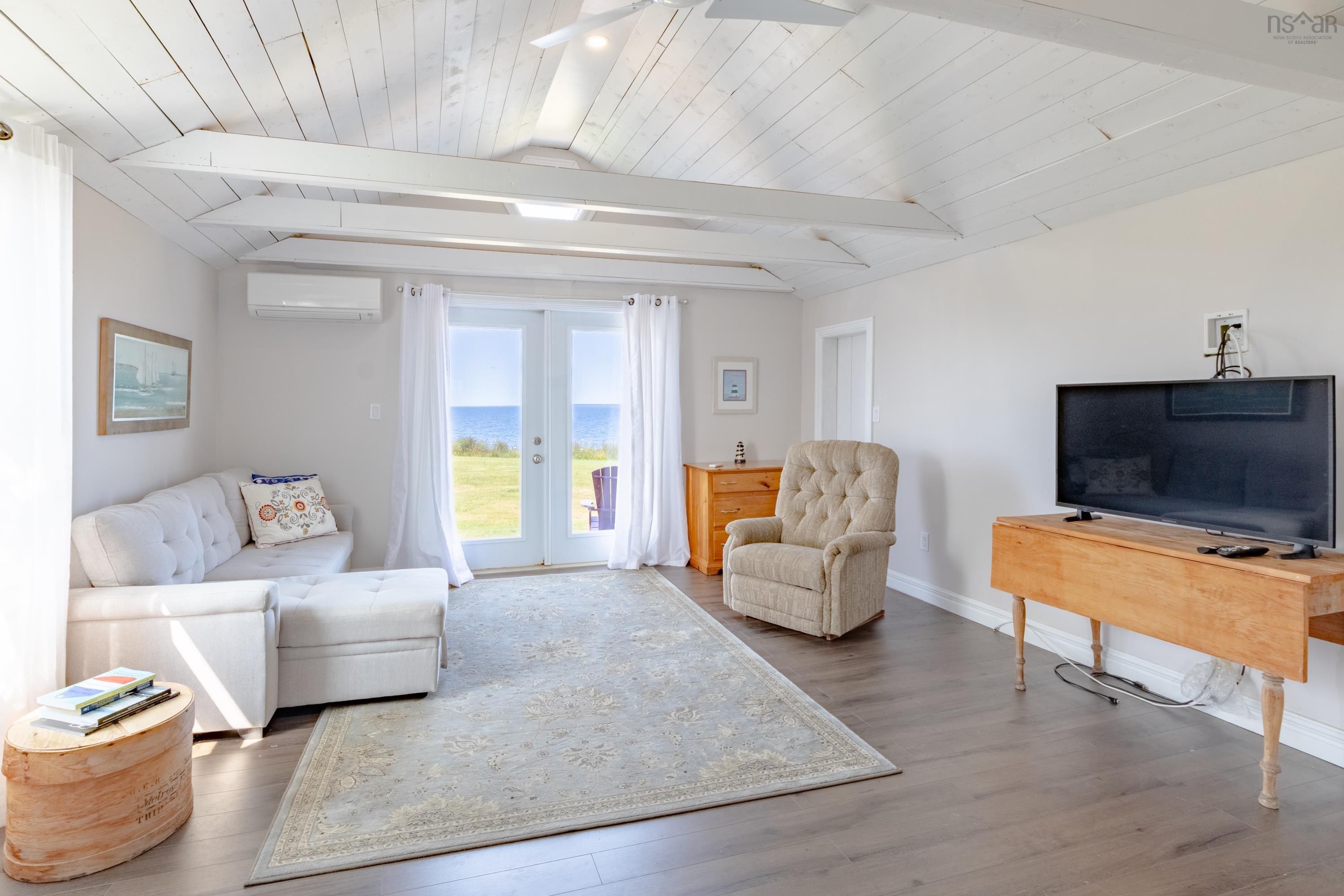 $495,000.00: 10345 Highway 1, Saulnierville