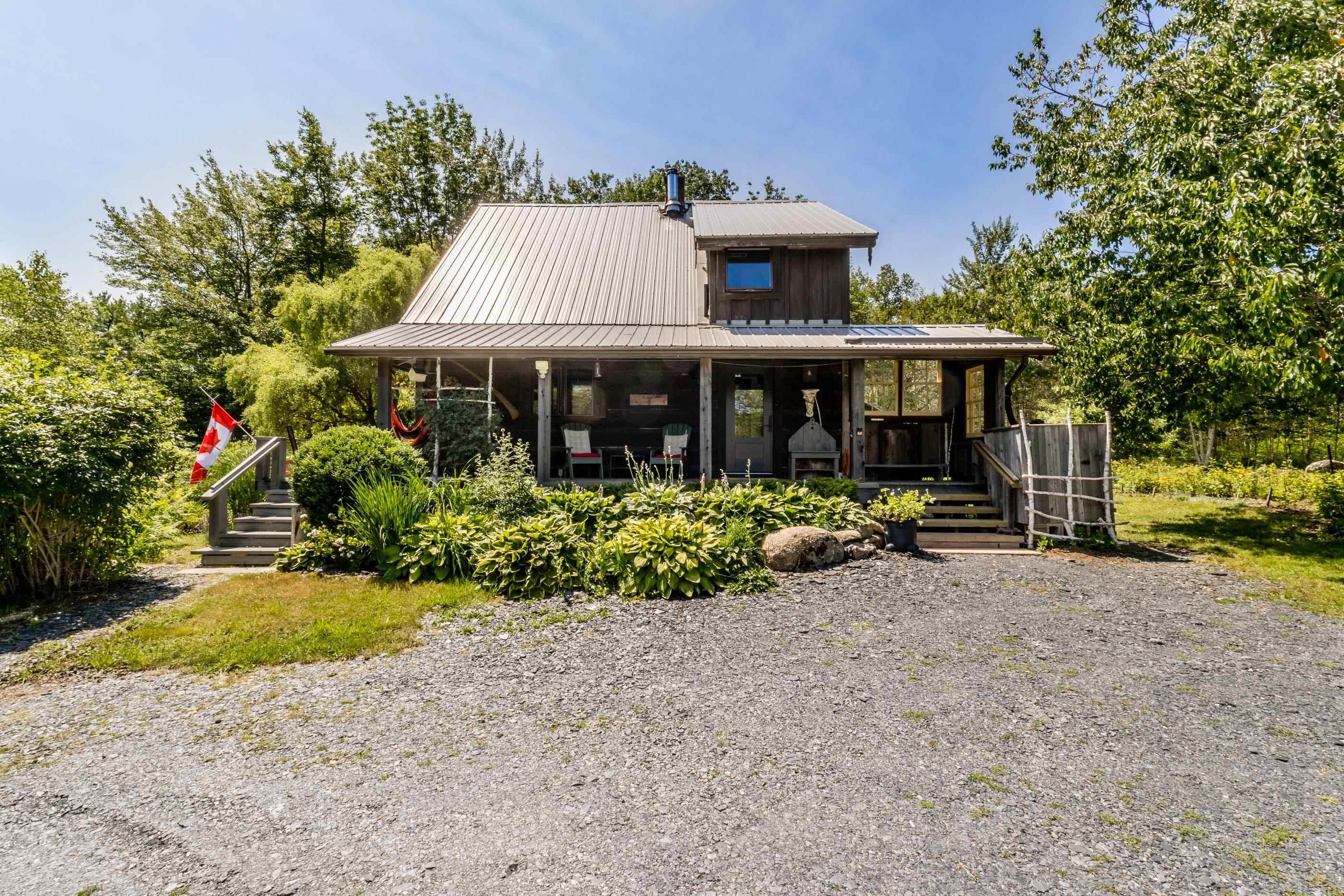 $468,500.00: 2729 Victory Road, Victory