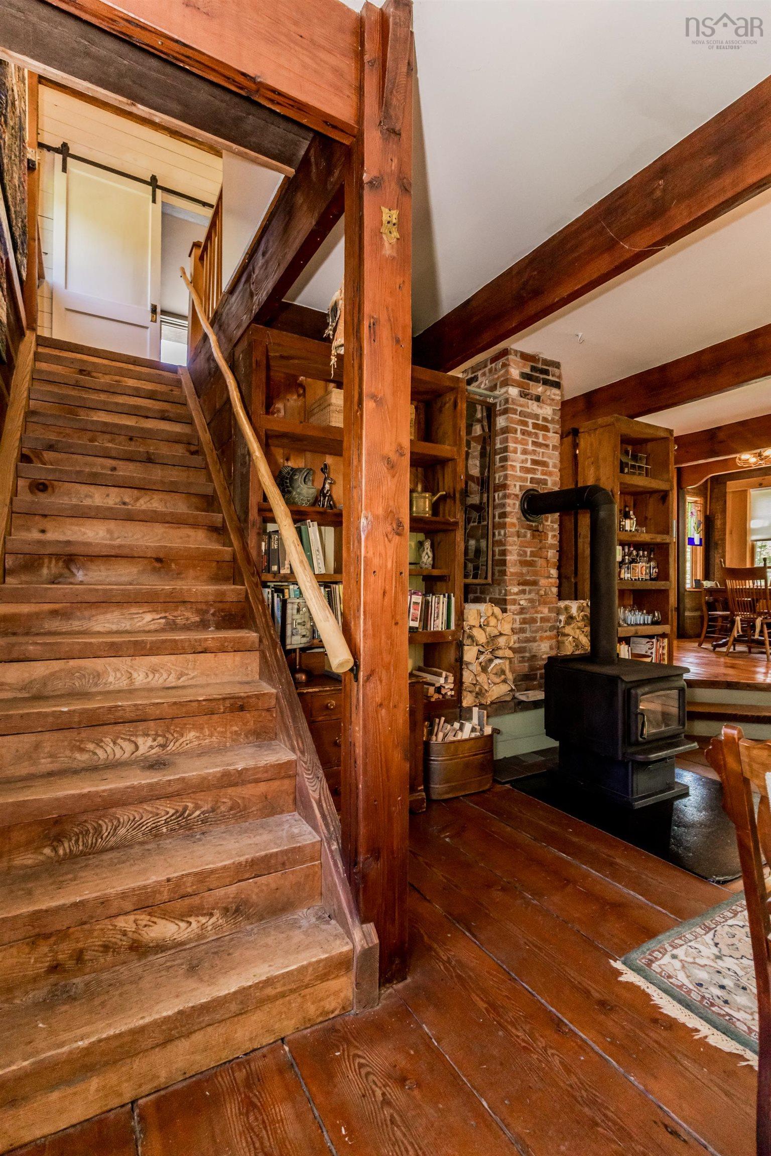 $468,500.00: 2729 Victory Road, Victory