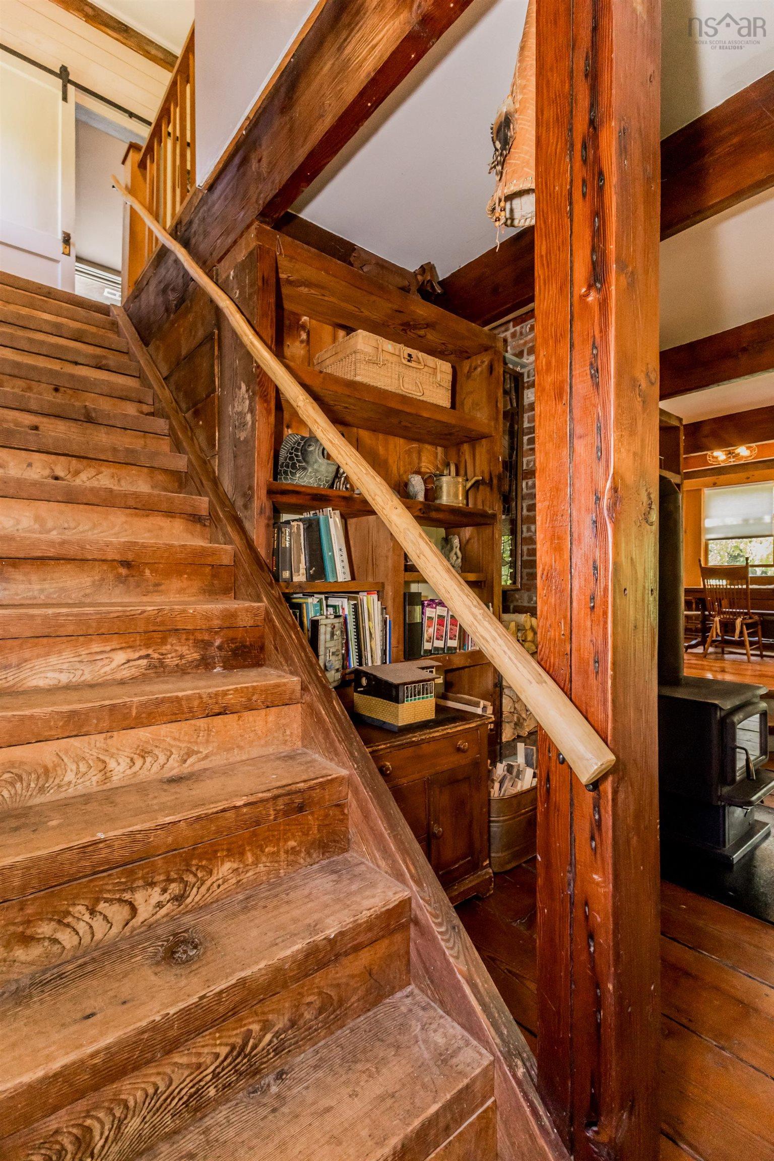 $468,500.00: 2729 Victory Road, Victory