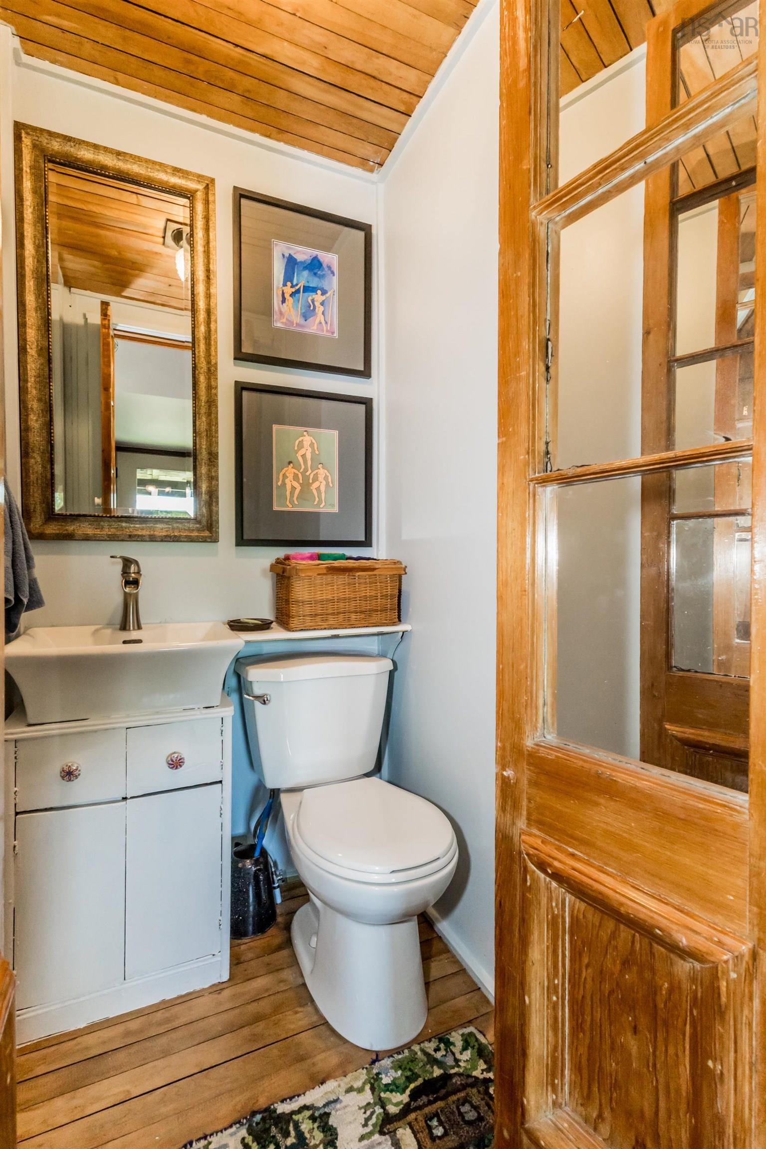 $468,500.00: 2729 Victory Road, Victory