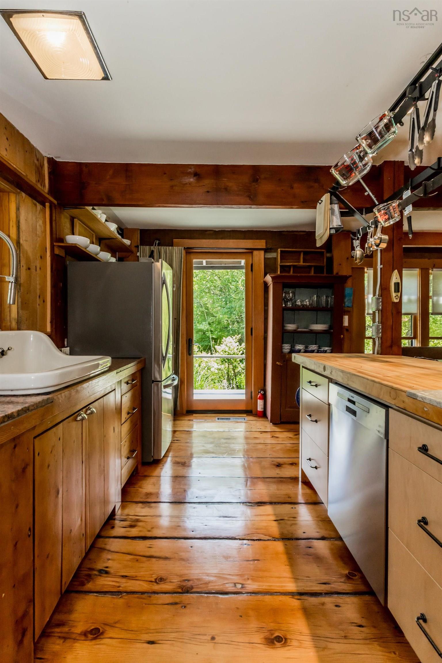 $468,500.00: 2729 Victory Road, Victory