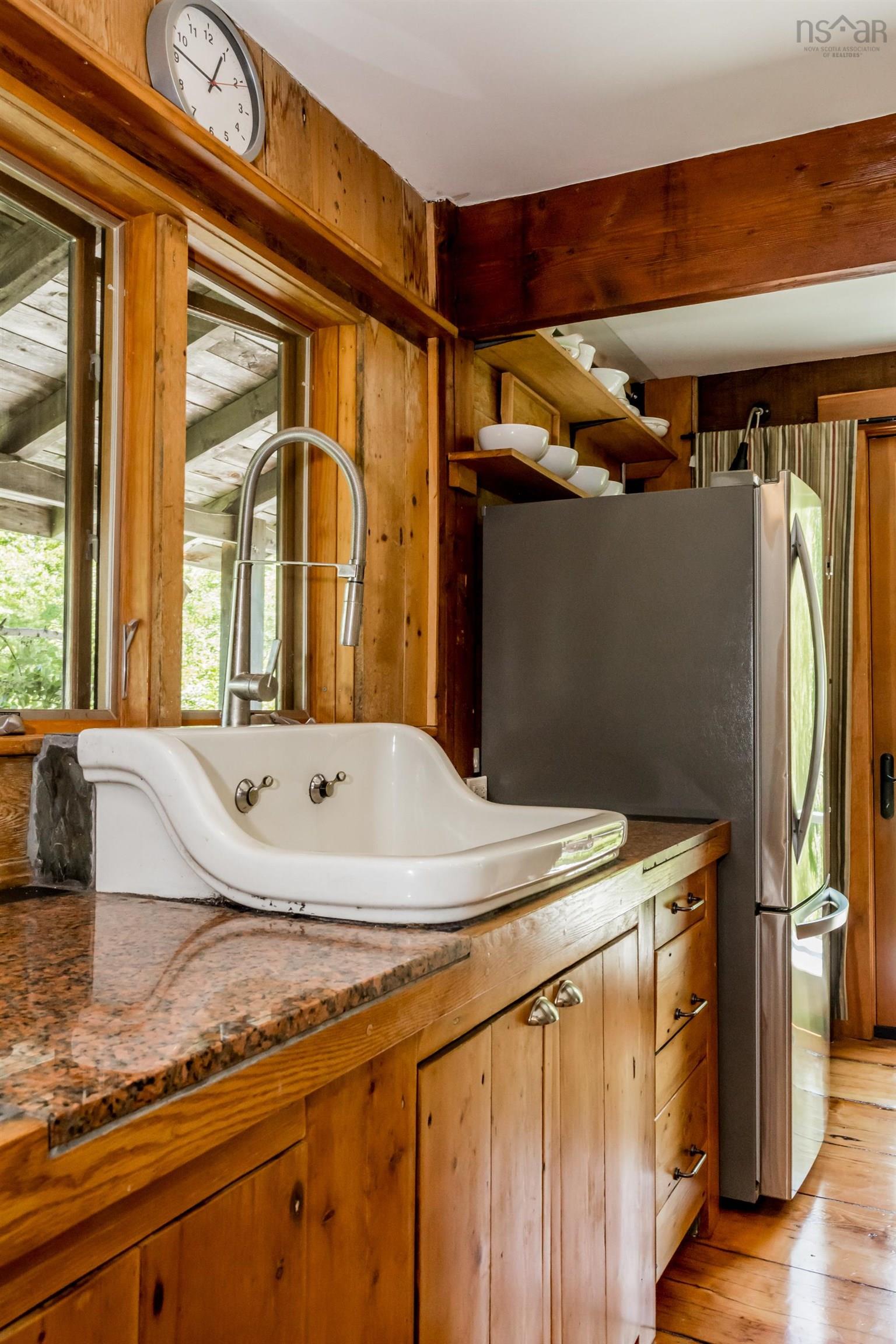 $468,500.00: 2729 Victory Road, Victory
