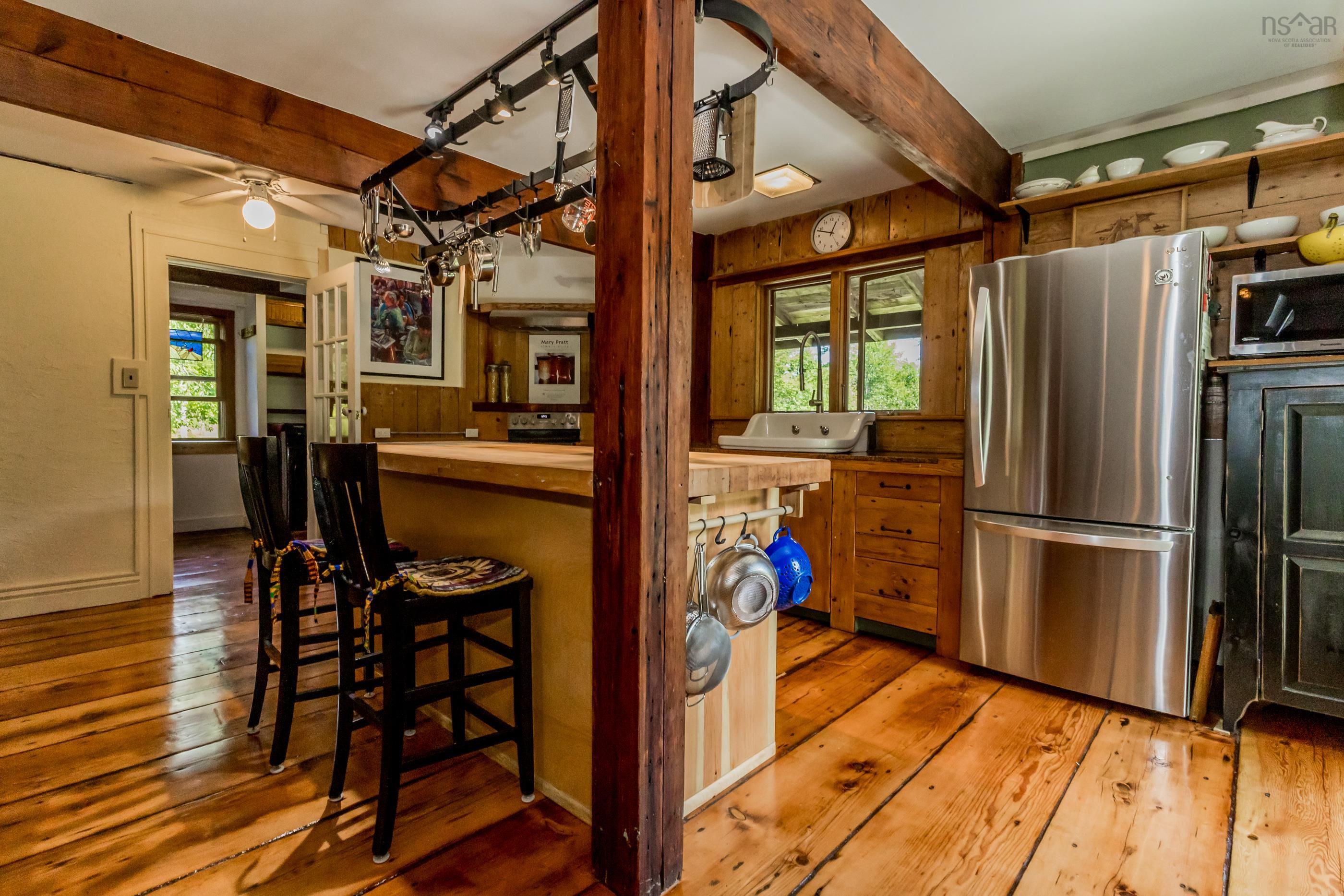 $468,500.00: 2729 Victory Road, Victory
