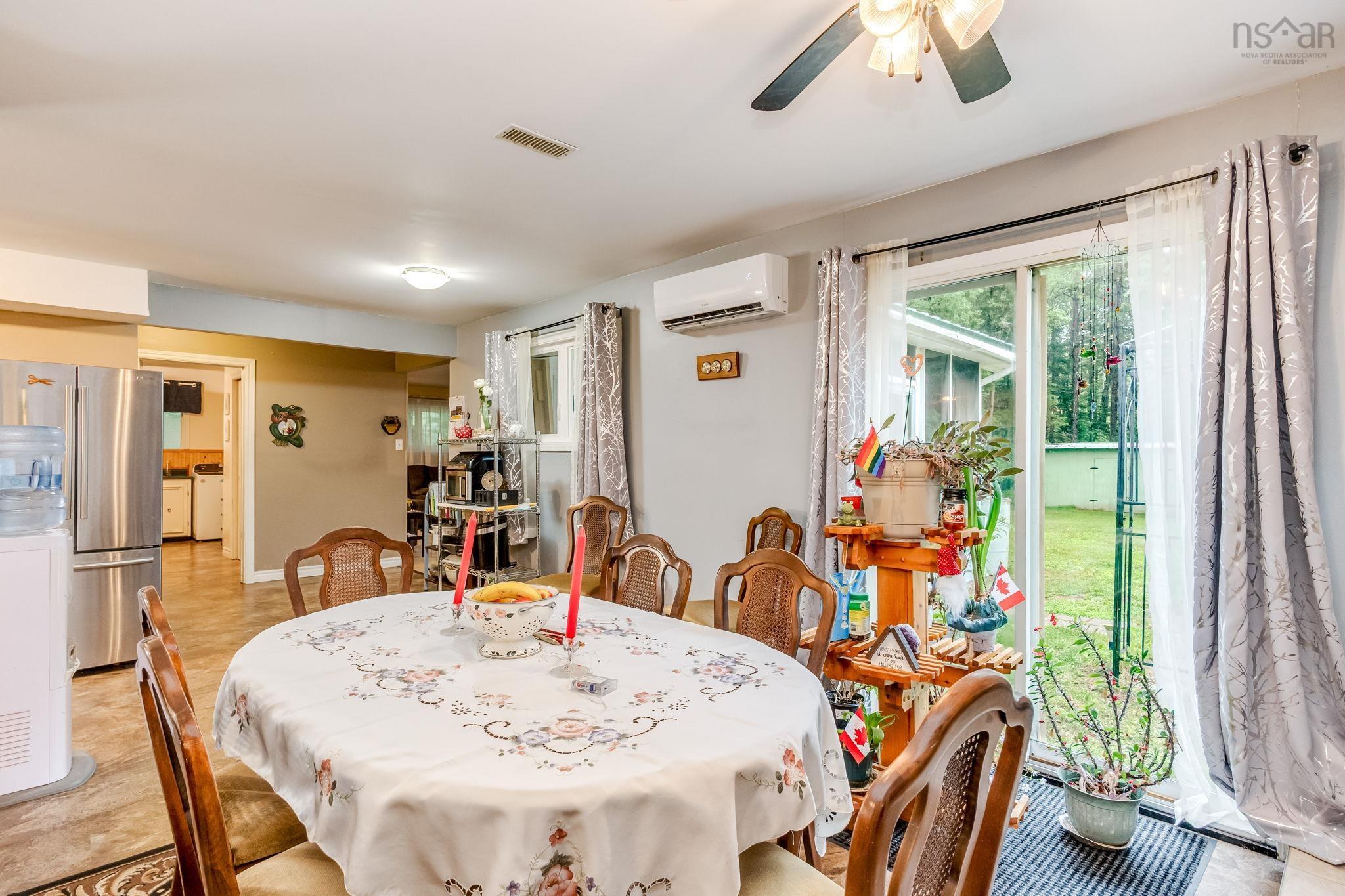 $425,000.00: 266 Hall Road, South Greenwood