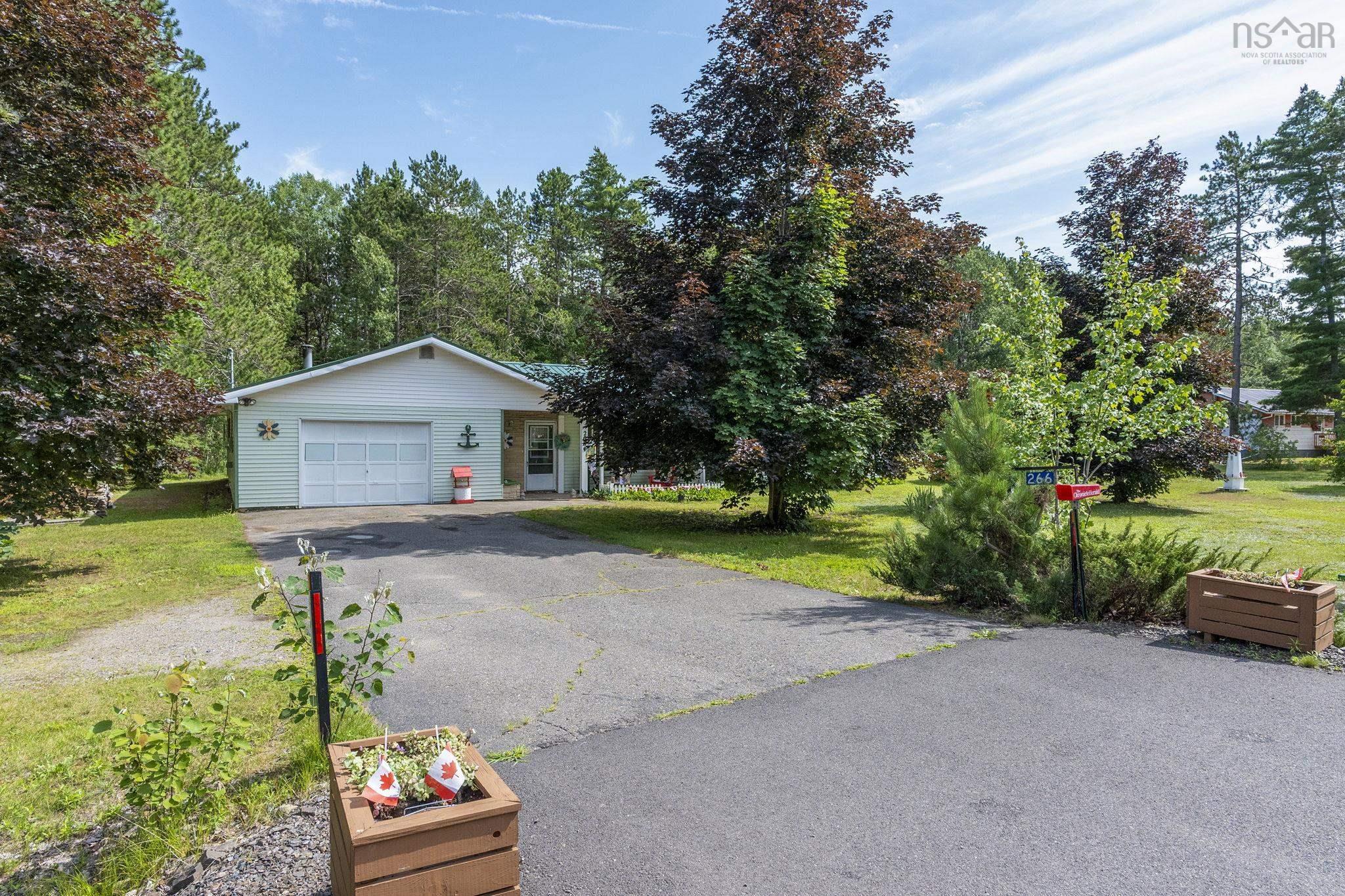 $425,000.00: 266 Hall Road, South Greenwood