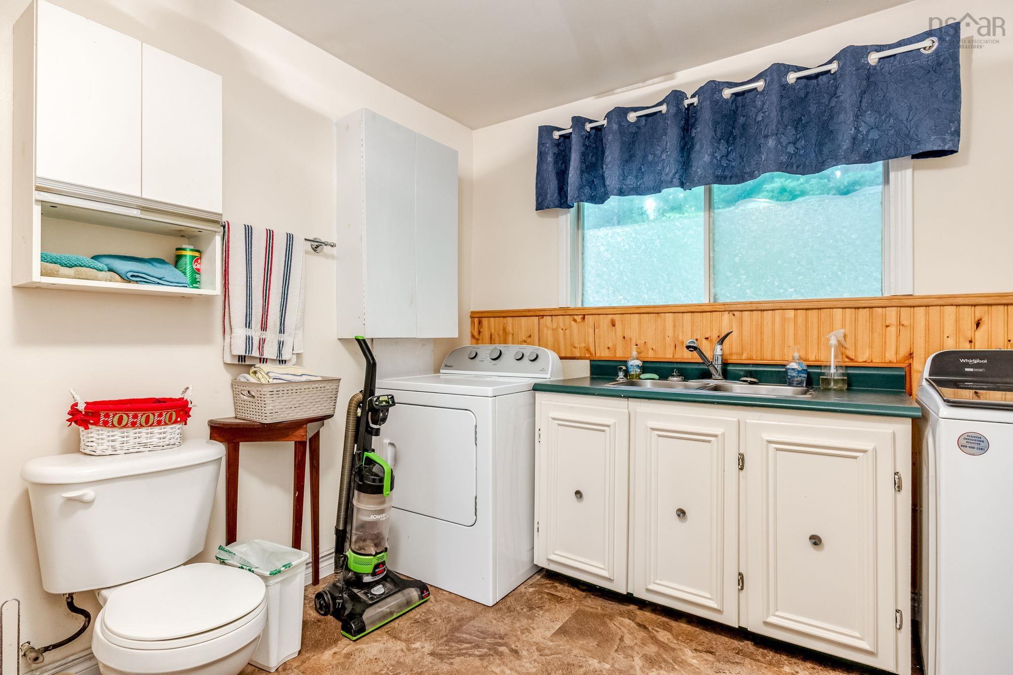 $425,000.00: 266 Hall Road, South Greenwood