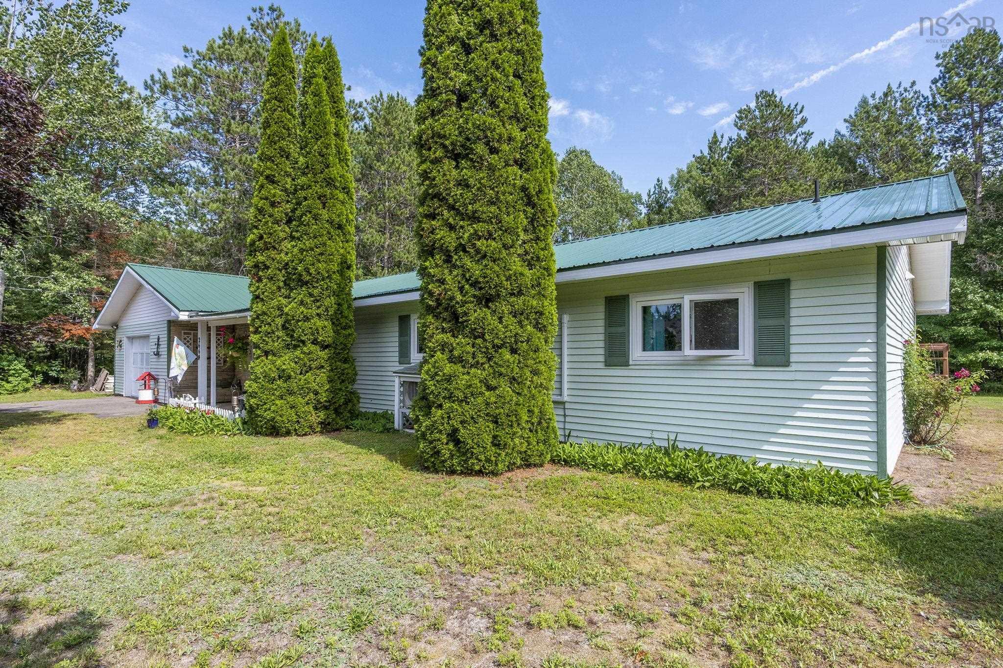$425,000.00: 266 Hall Road, South Greenwood