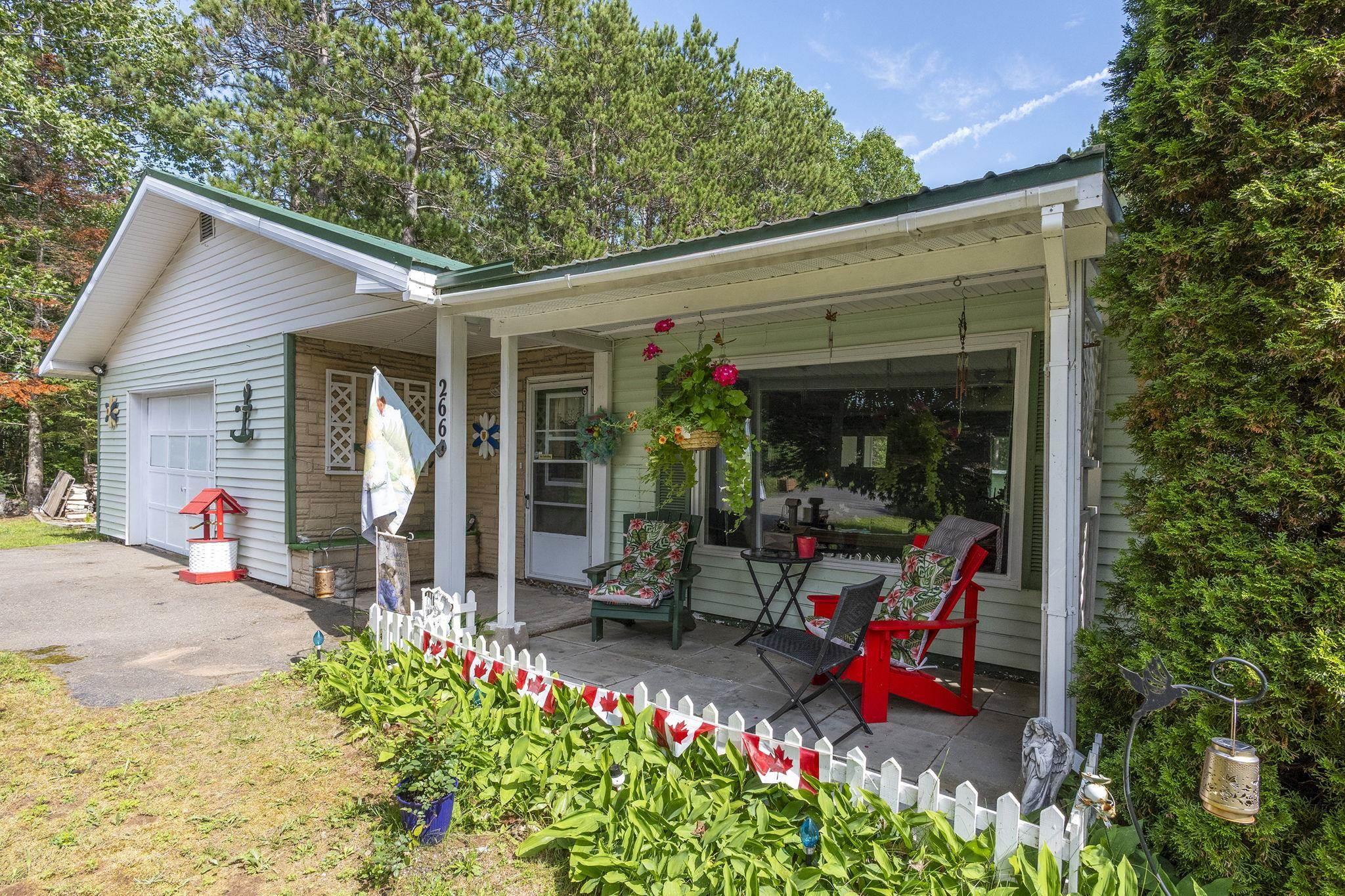 $425,000.00: 266 Hall Road, South Greenwood