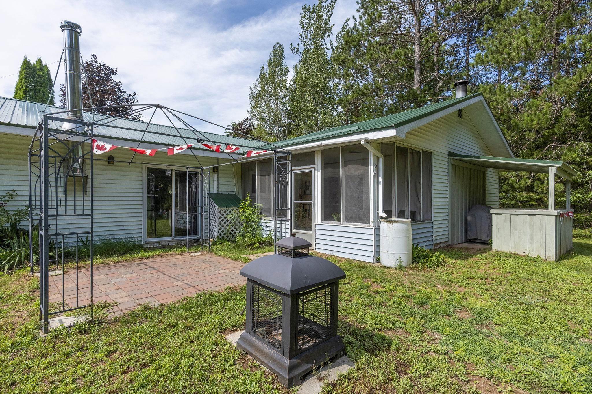 $425,000.00: 266 Hall Road, South Greenwood