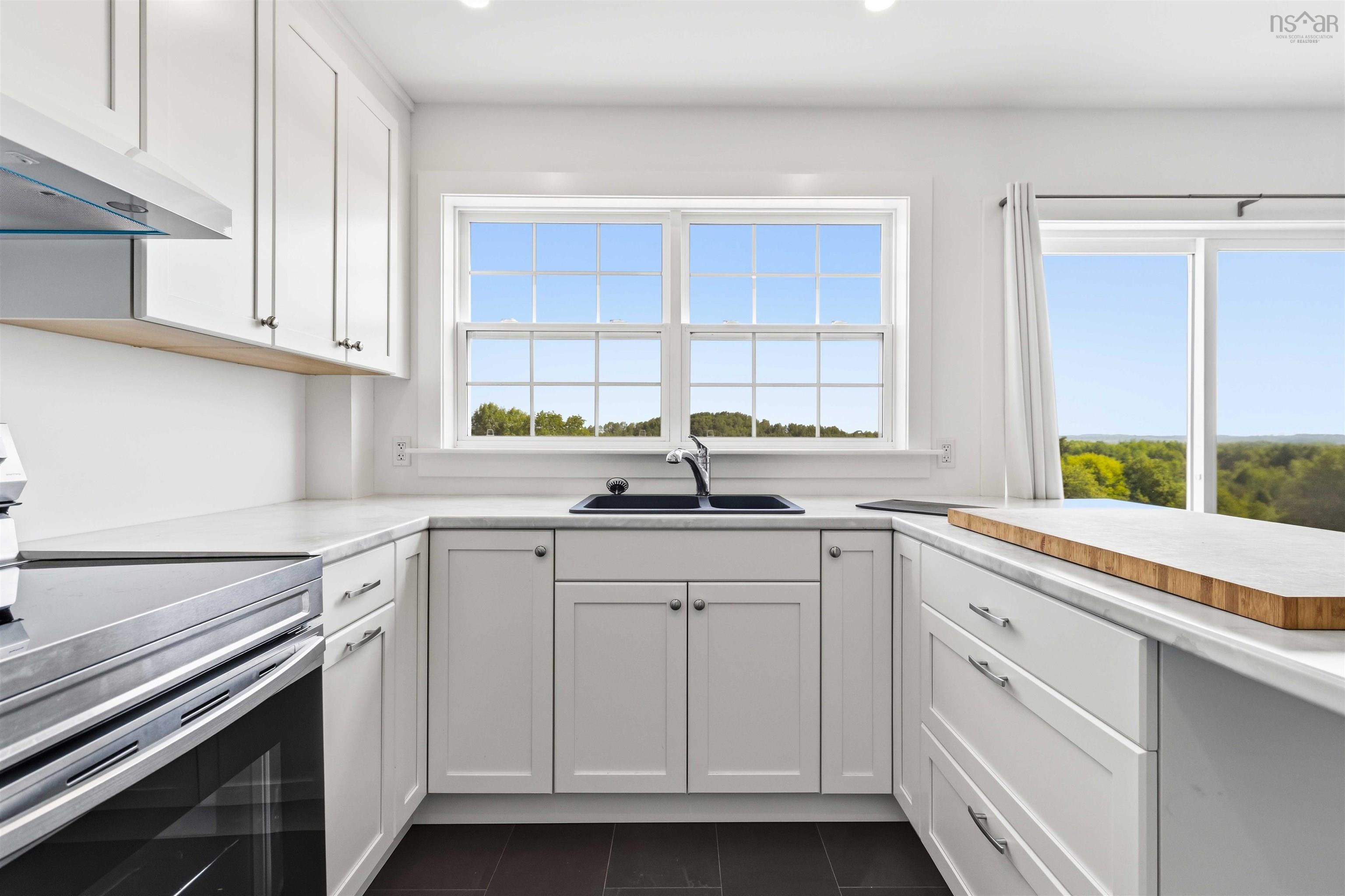 $749,900.00: 1368 Highway 208, Simpsons Corner