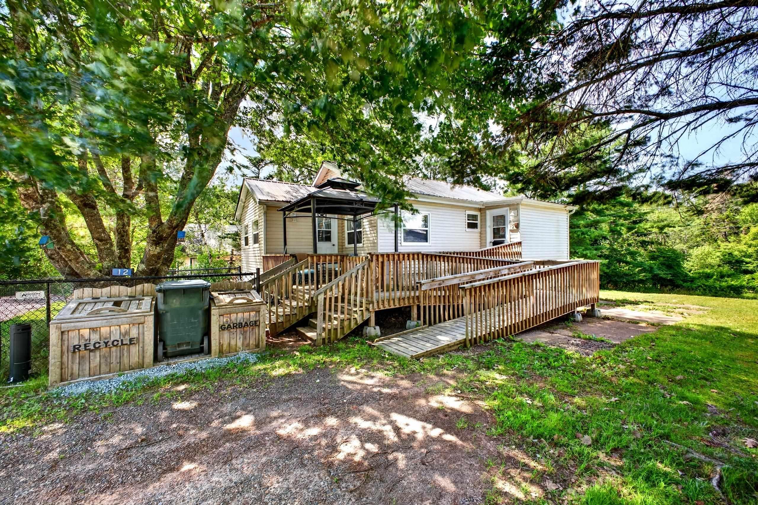 $299,000.00: 12 HIGHLAND Avenue, Brookfield