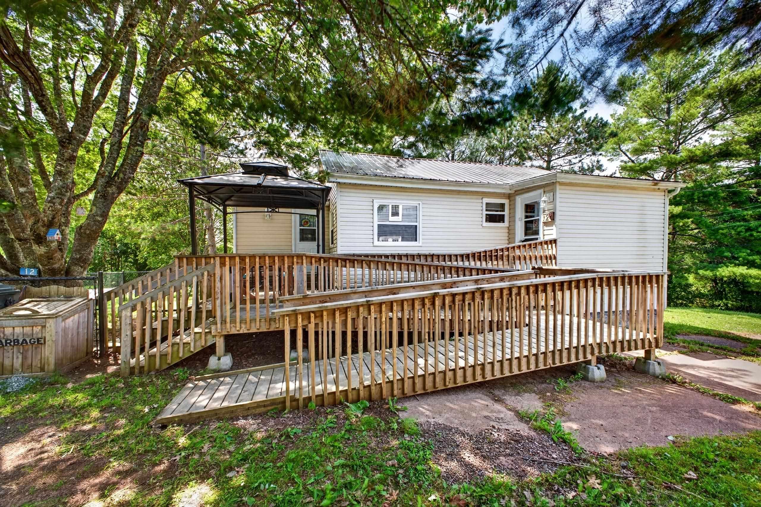 $299,000.00: 12 HIGHLAND Avenue, Brookfield