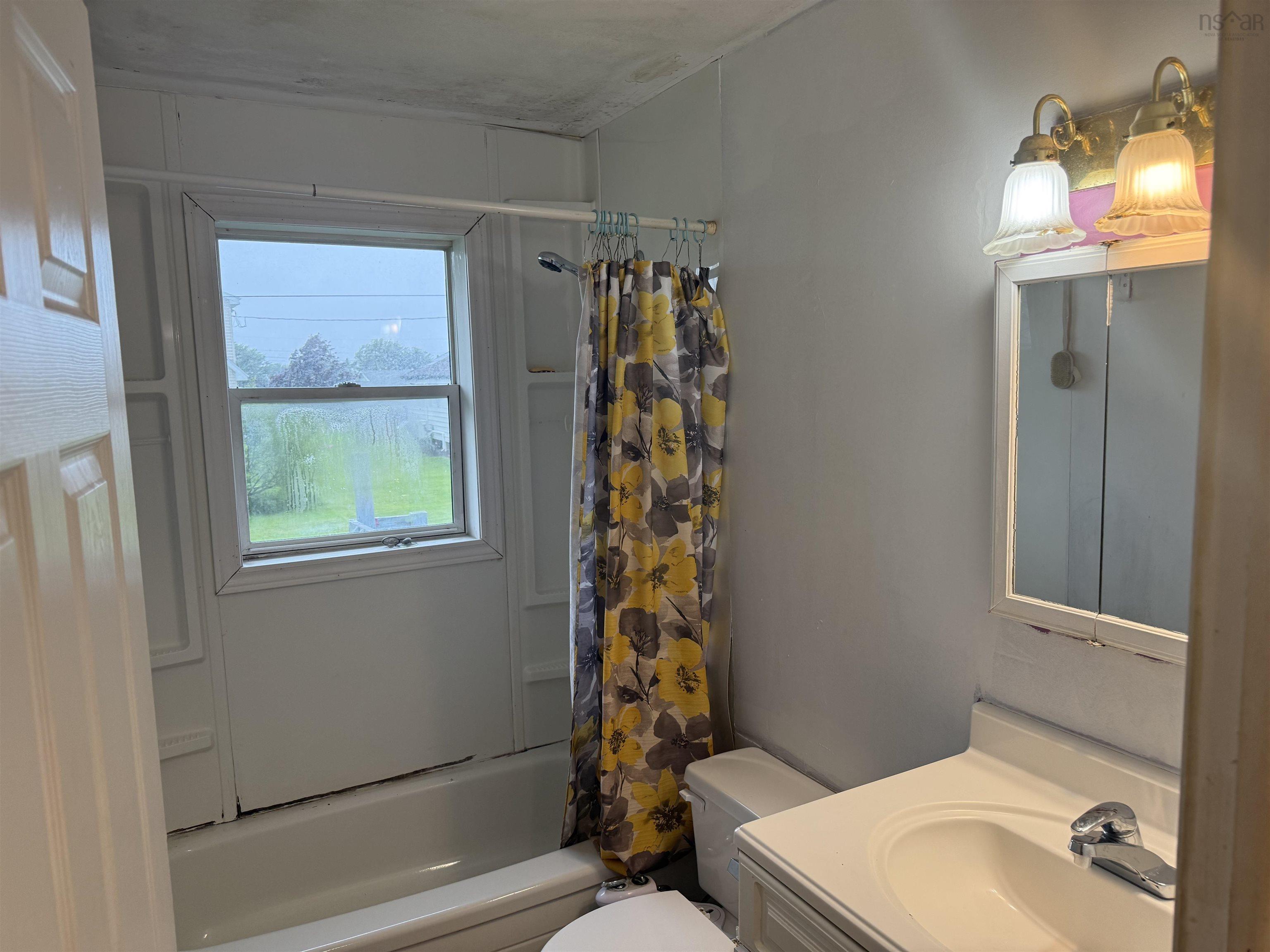 $159,000.00: 384 Fourteenth Street, New Waterford