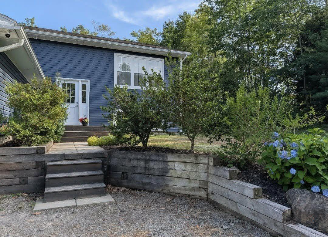 $535,000.00: 1052 Meadowvale Road, East Tremont