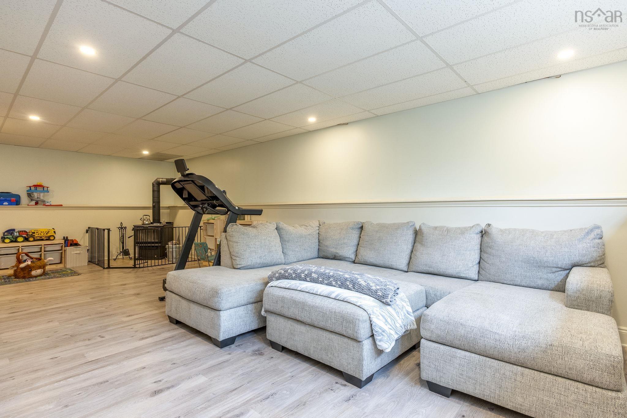 $535,000.00: 1052 Meadowvale Road, East Tremont