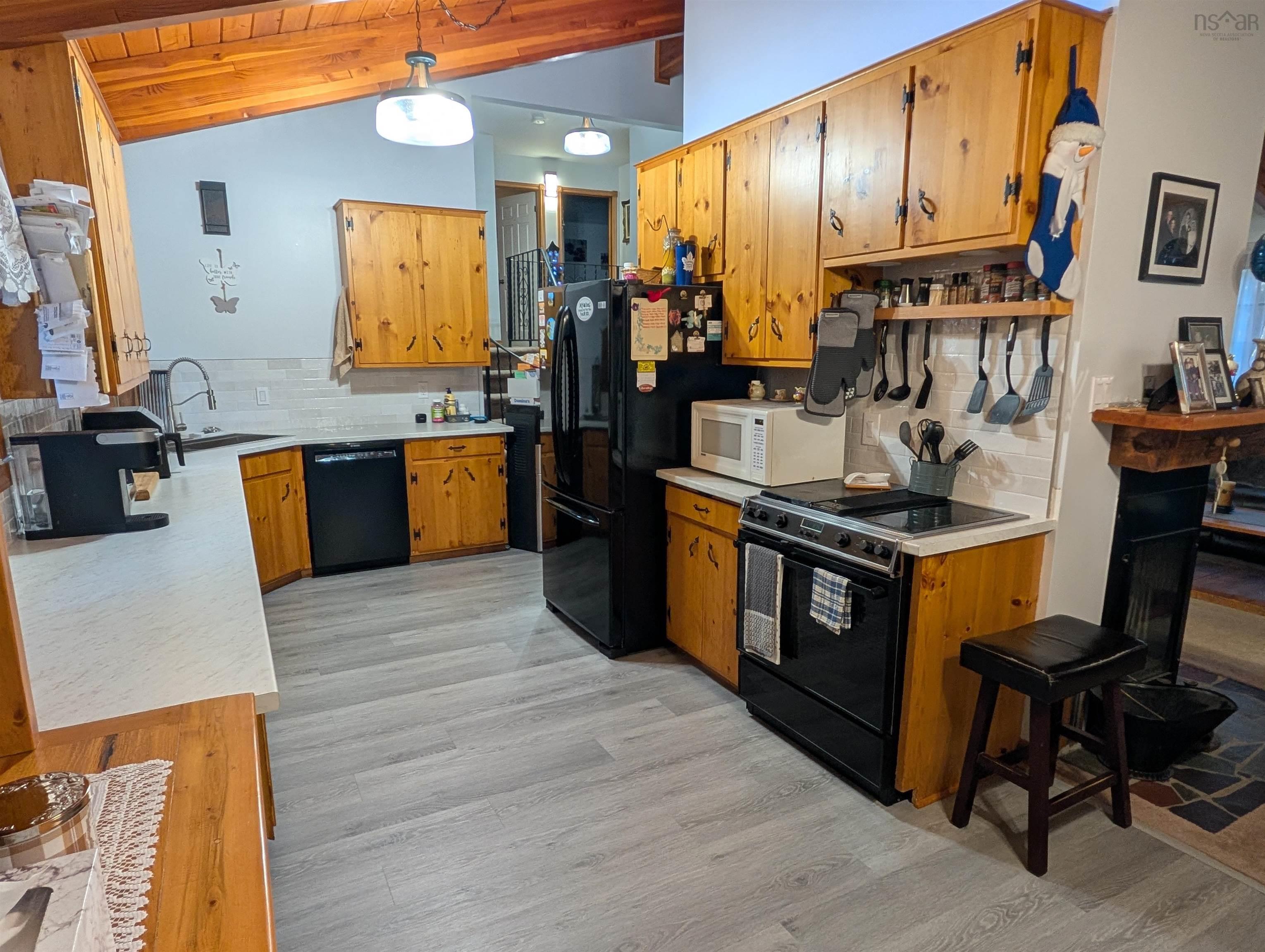 $580,000.00: 28 Purdy Drive, Truro