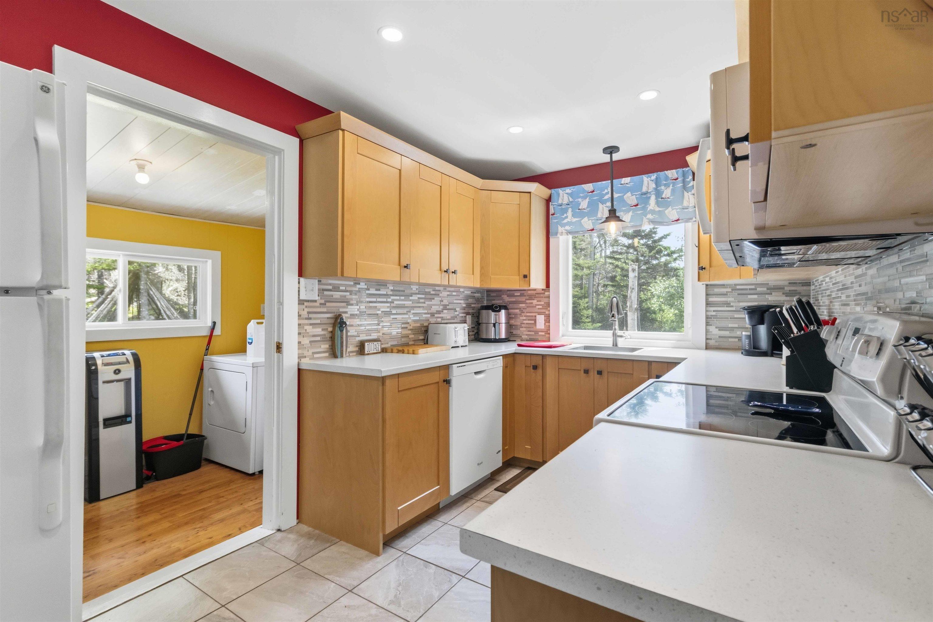 $555,000.00: 732 Ostrea Lake Road, Ostrea Lake