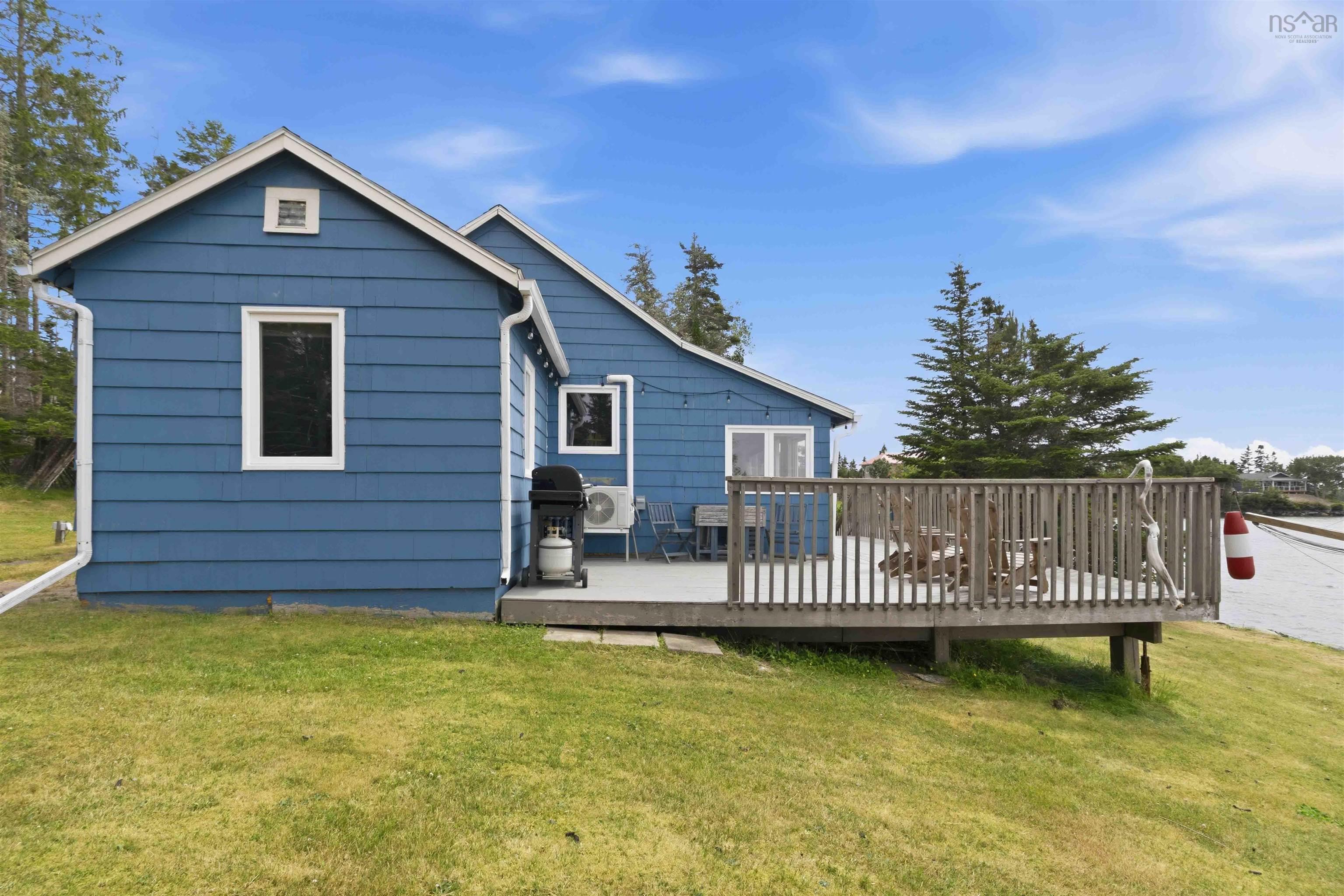 $555,000.00: 732 Ostrea Lake Road, Ostrea Lake
