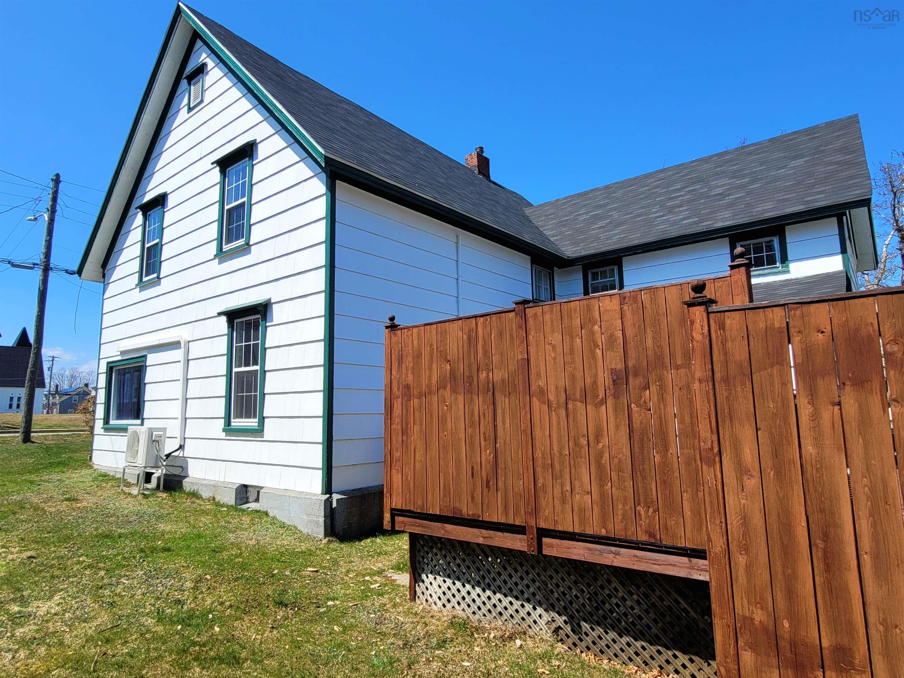 $249,900.00: 20 North Street, Lockeport