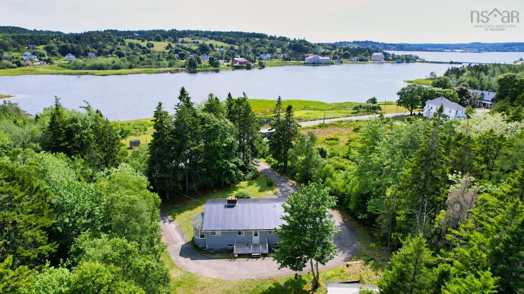 $399,000.00: 120 North Side Road, Riverport
