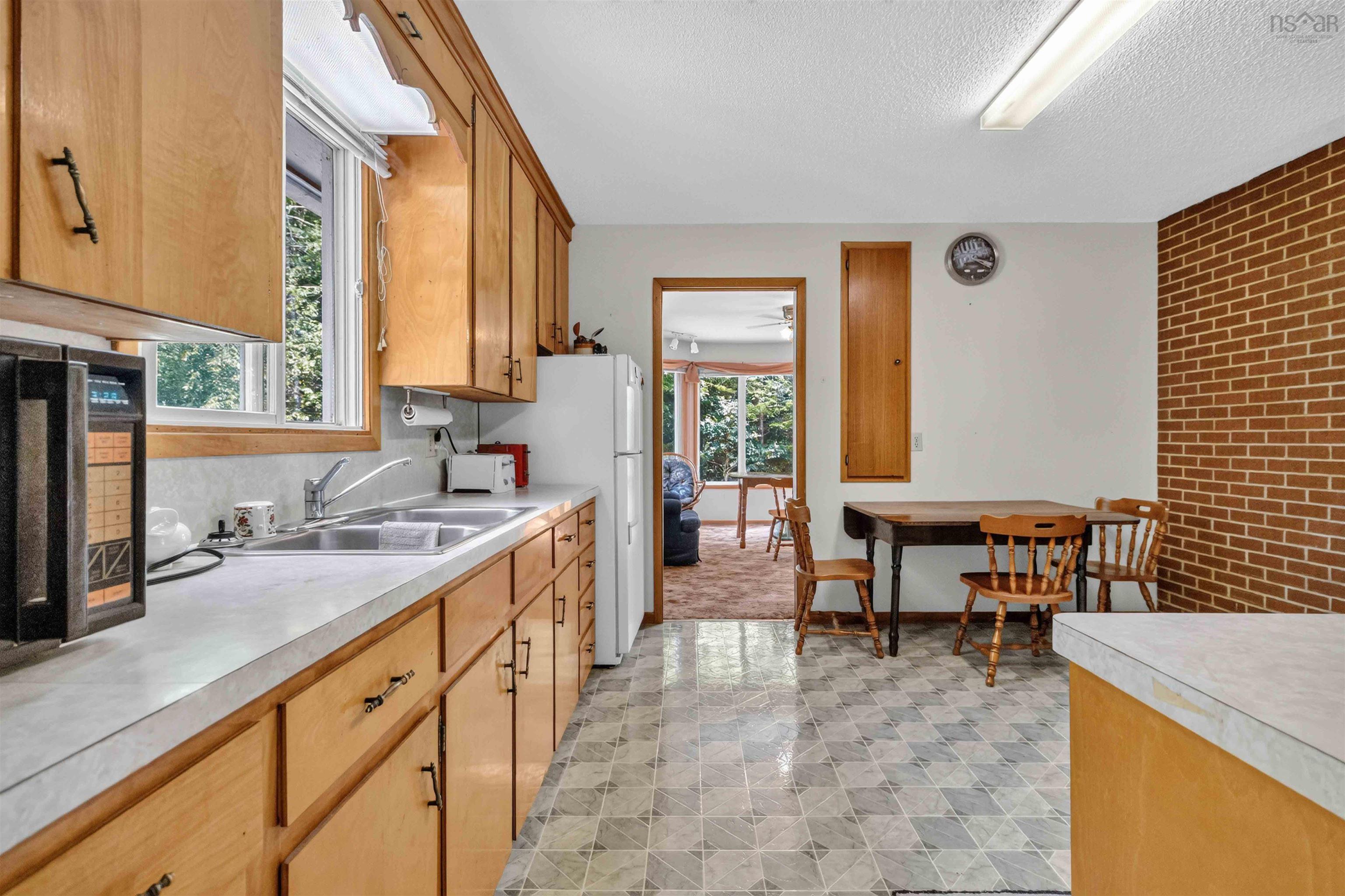 $399,000.00: 120 North Side Road, Riverport