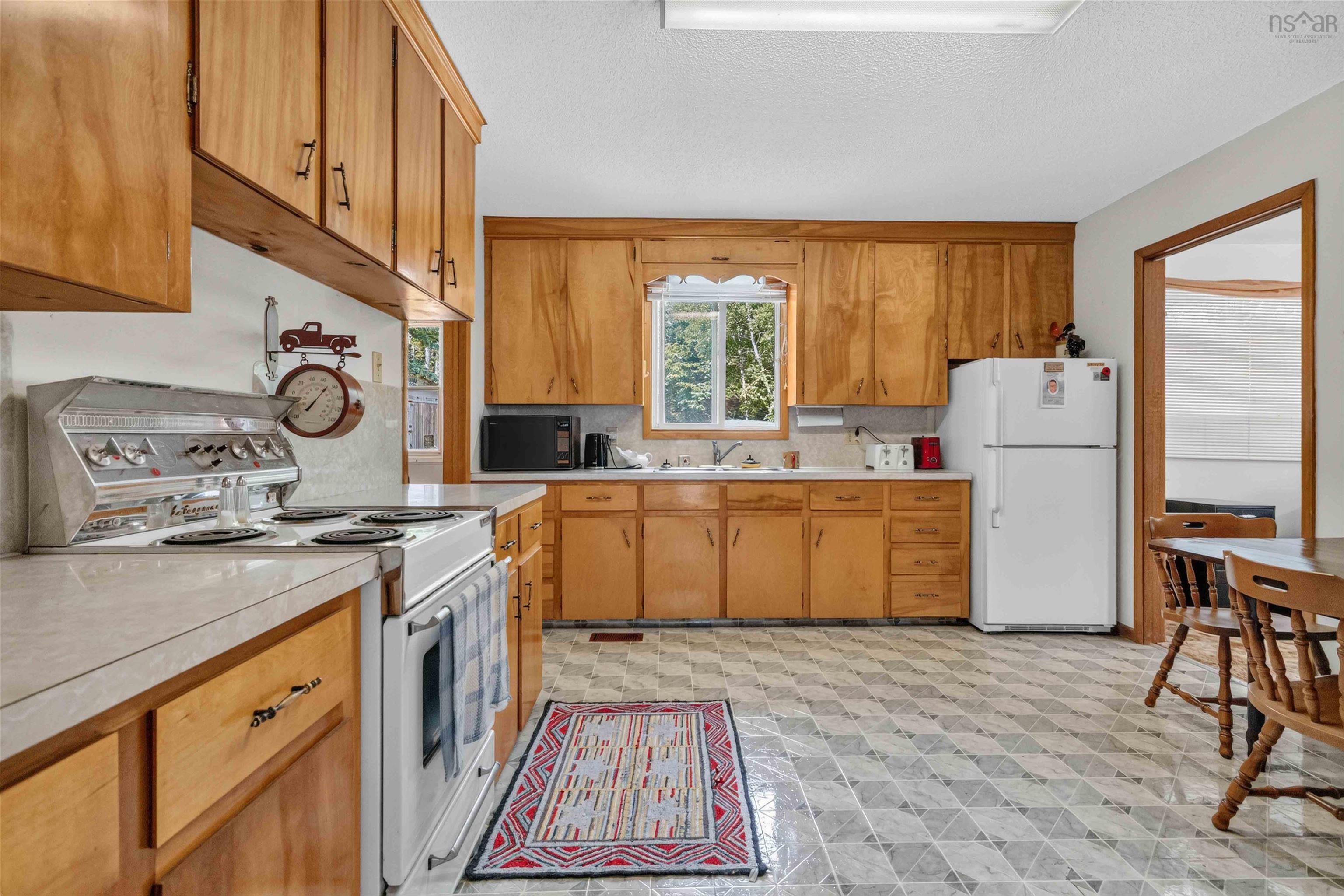 $399,000.00: 120 North Side Road, Riverport