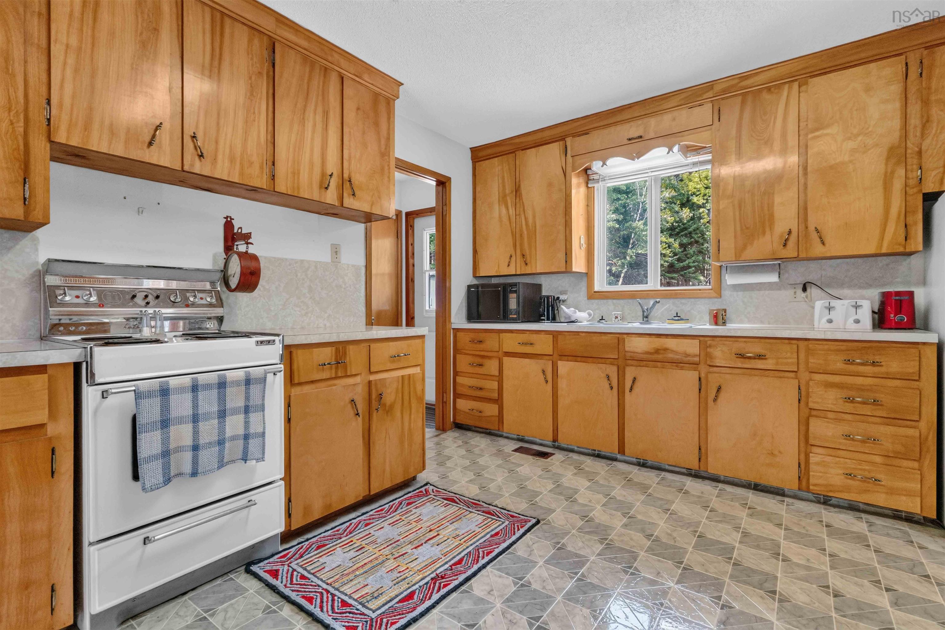 $399,000.00: 120 North Side Road, Riverport