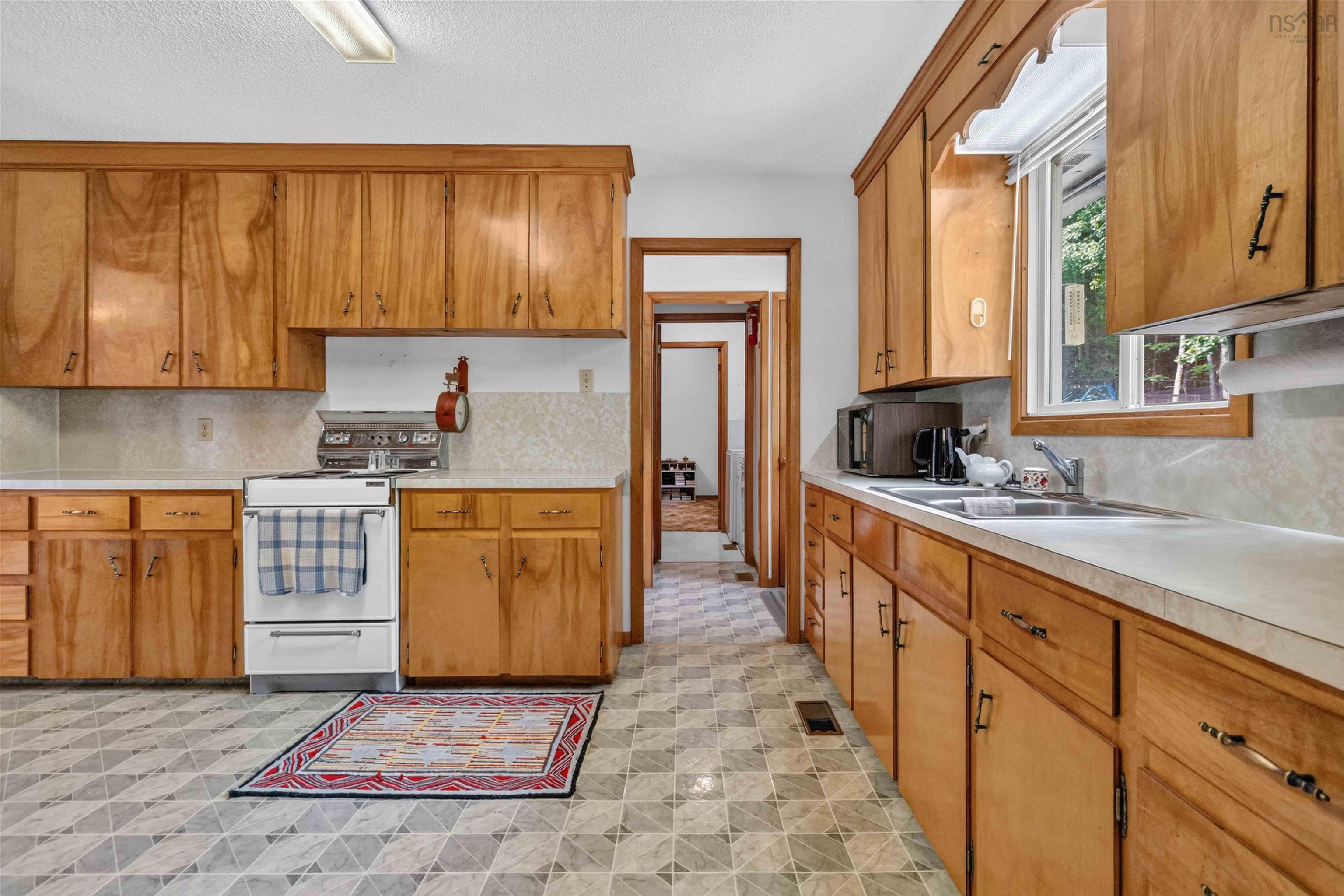 $399,000.00: 120 North Side Road, Riverport