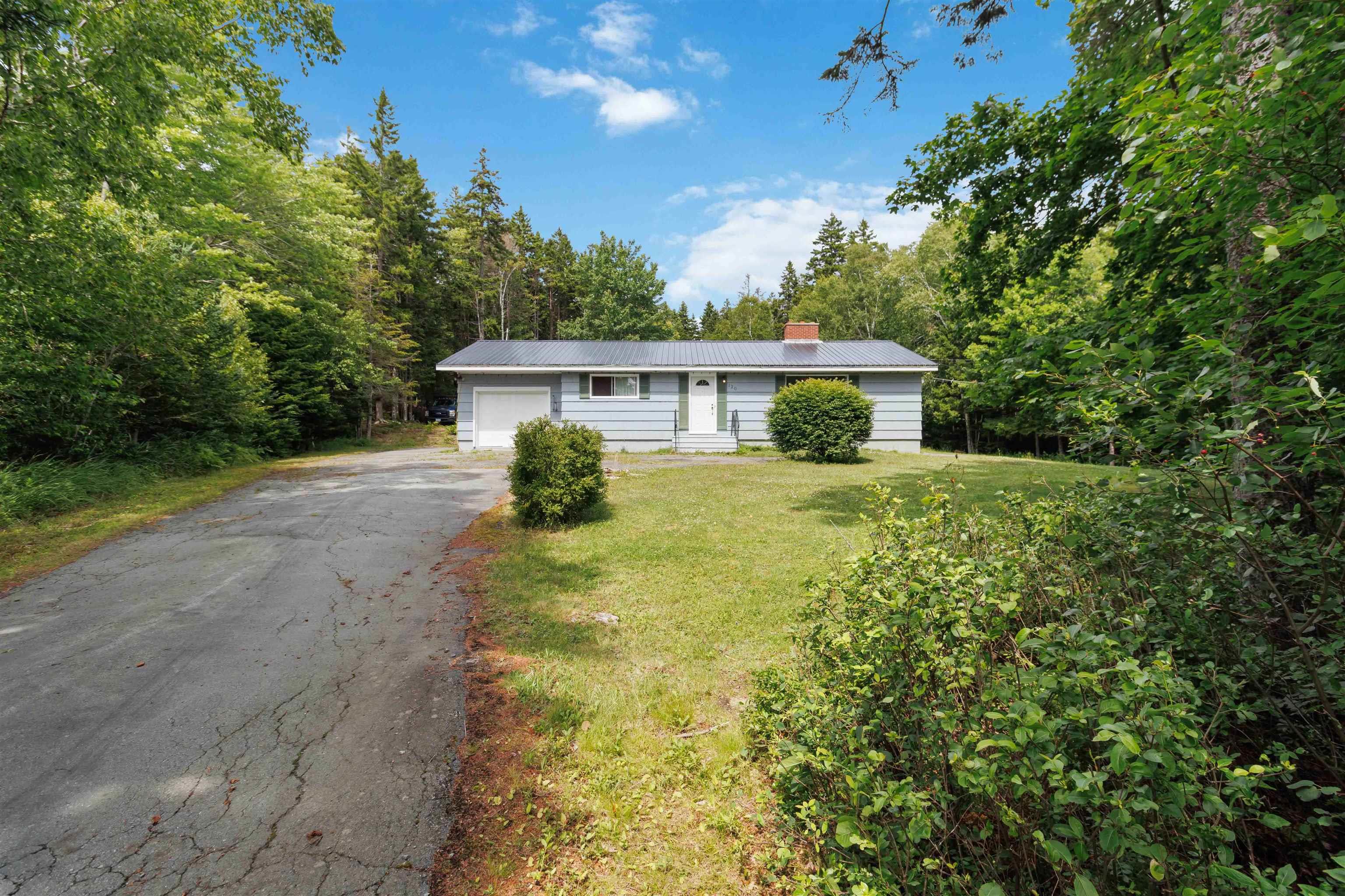 $399,000.00: 120 North Side Road, Riverport