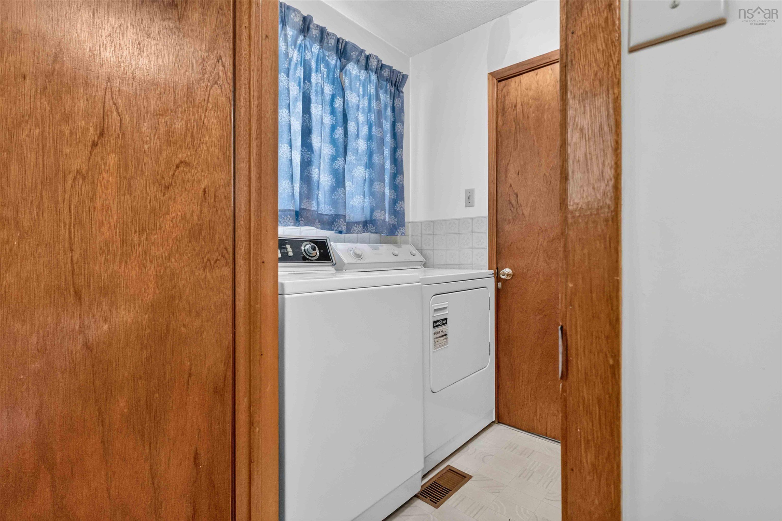 $399,000.00: 120 North Side Road, Riverport