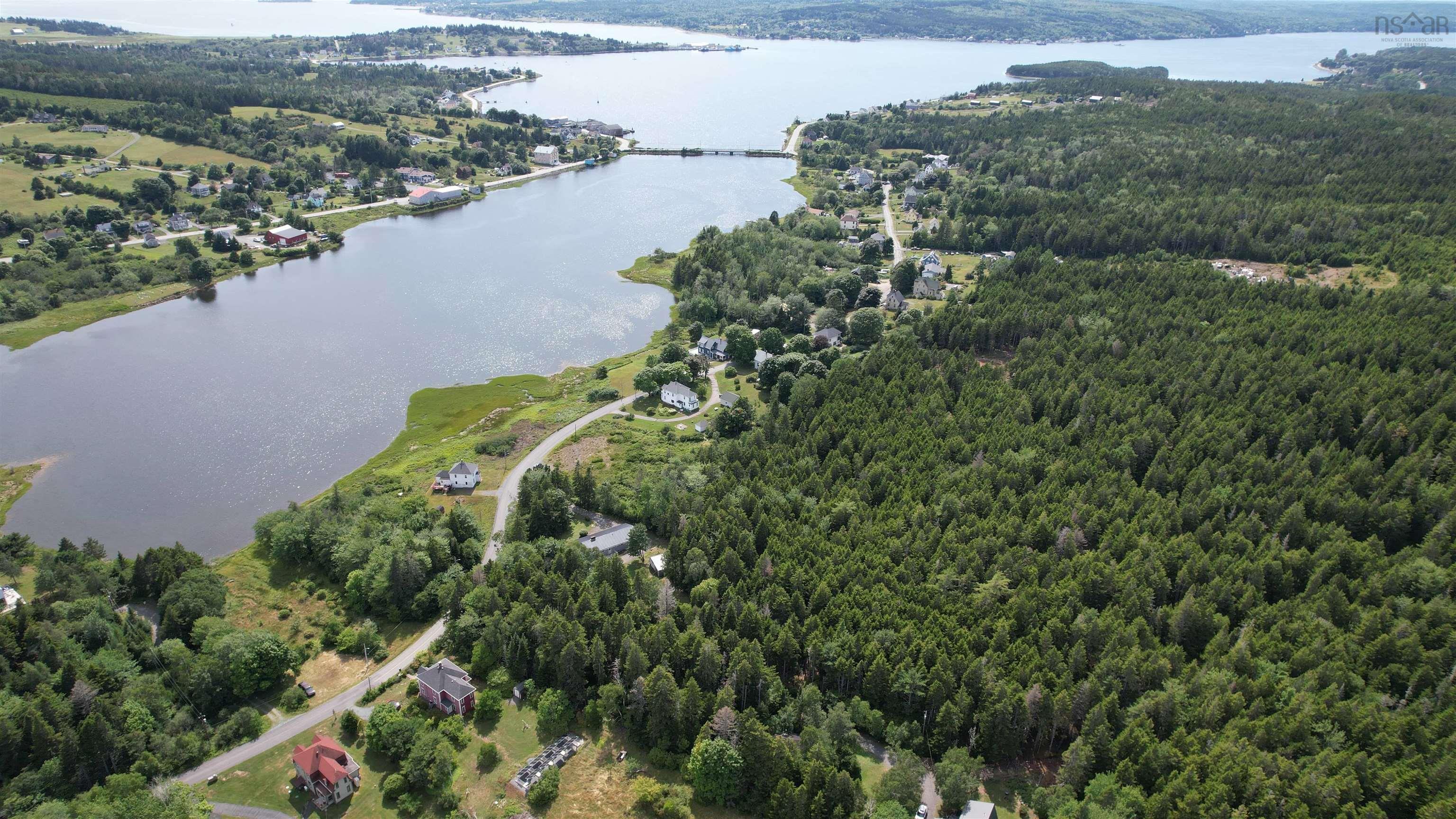 $399,000.00: 120 North Side Road, Riverport