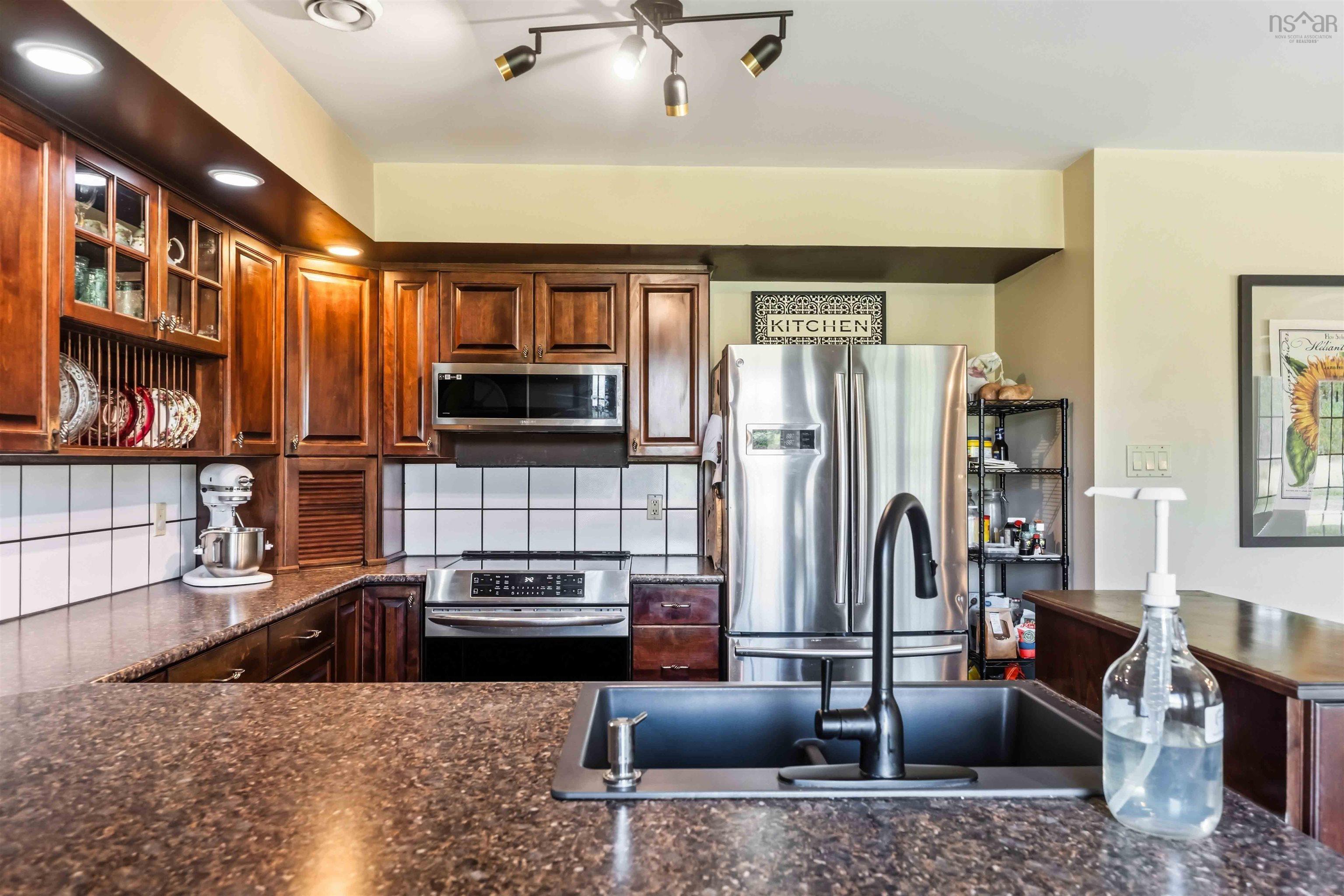 $559,000.00: 909 STRONACH MOUNTAIN Road, Melvern Square