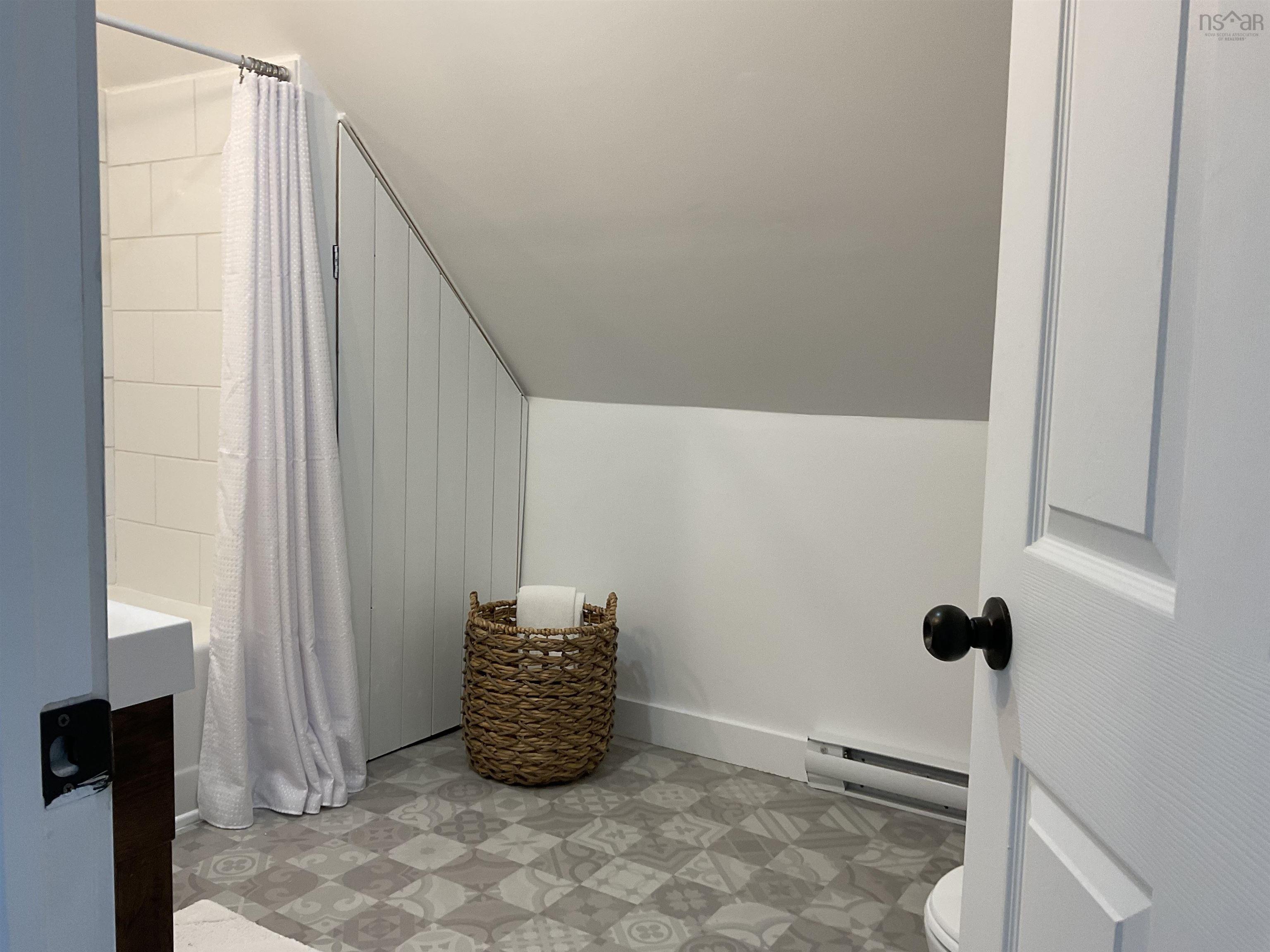 $184,000.00: 15 Oxford Avenue, Sydney Mines