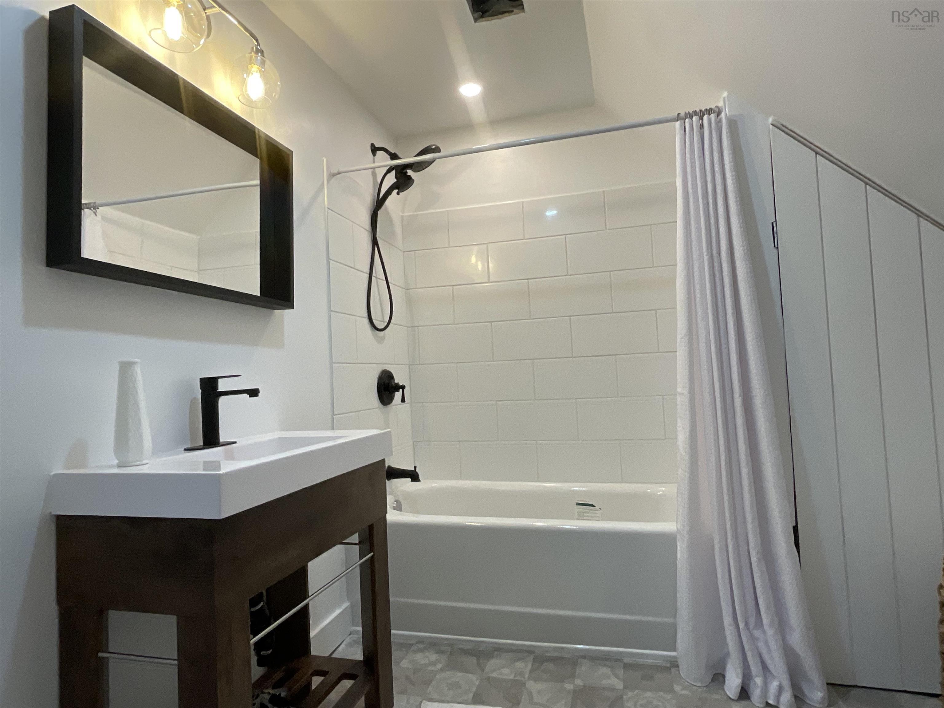 $184,000.00: 15 Oxford Avenue, Sydney Mines