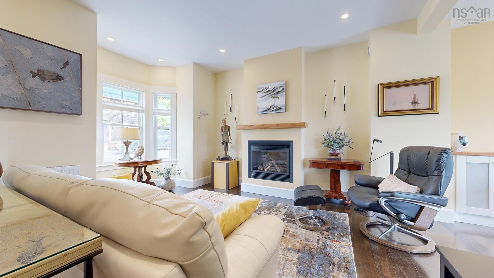 $995,000.00: 204 Pelham Street Lunenburg, Lunenburg