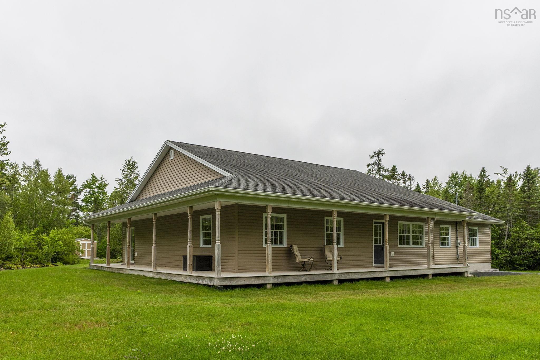 $649,900.00: 7450 Highway 14, Nine Mile River