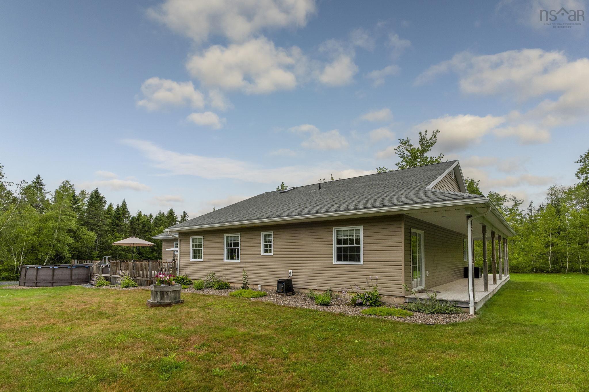 $649,900.00: 7450 Highway 14, Nine Mile River