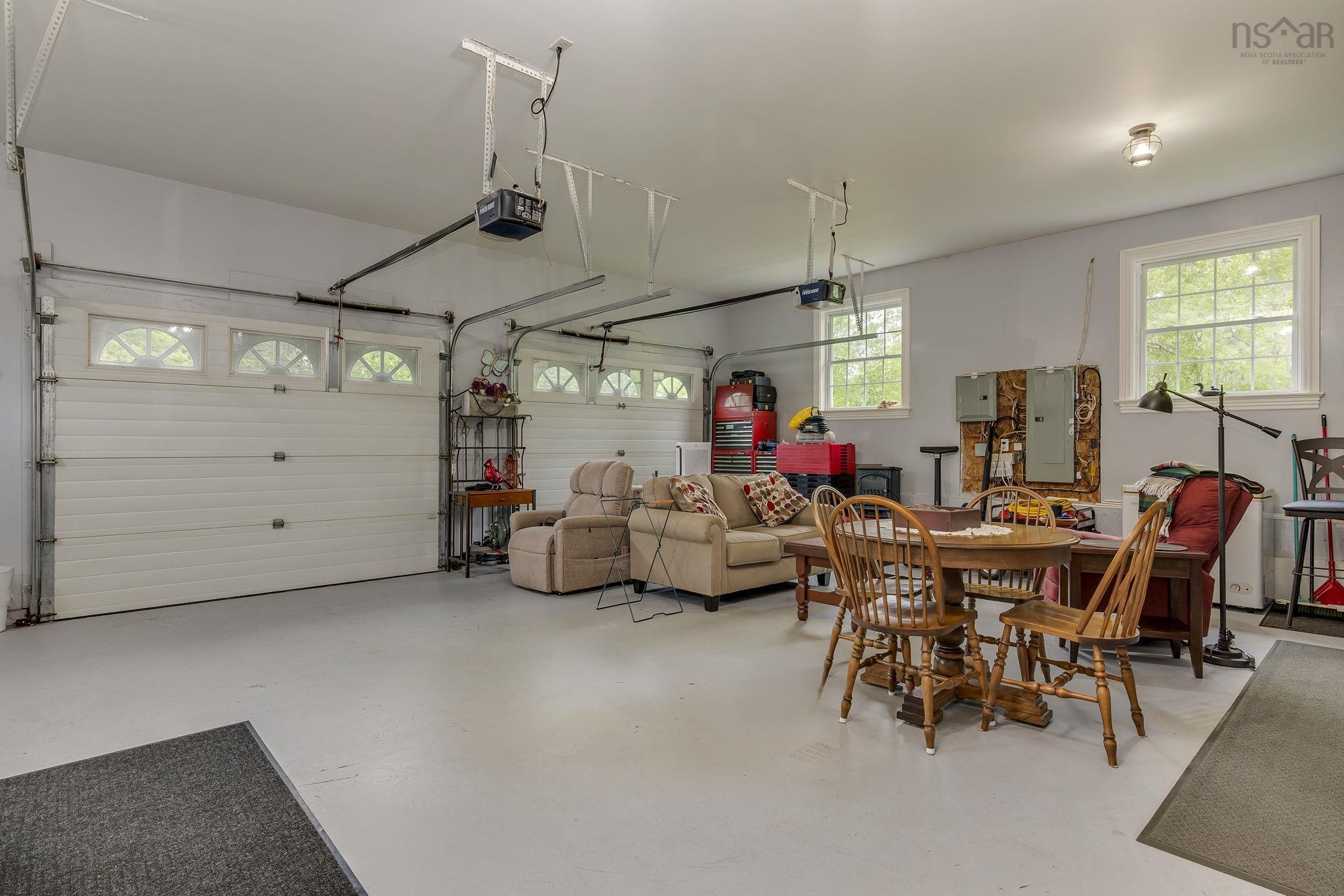 $649,900.00: 7450 Highway 14, Nine Mile River