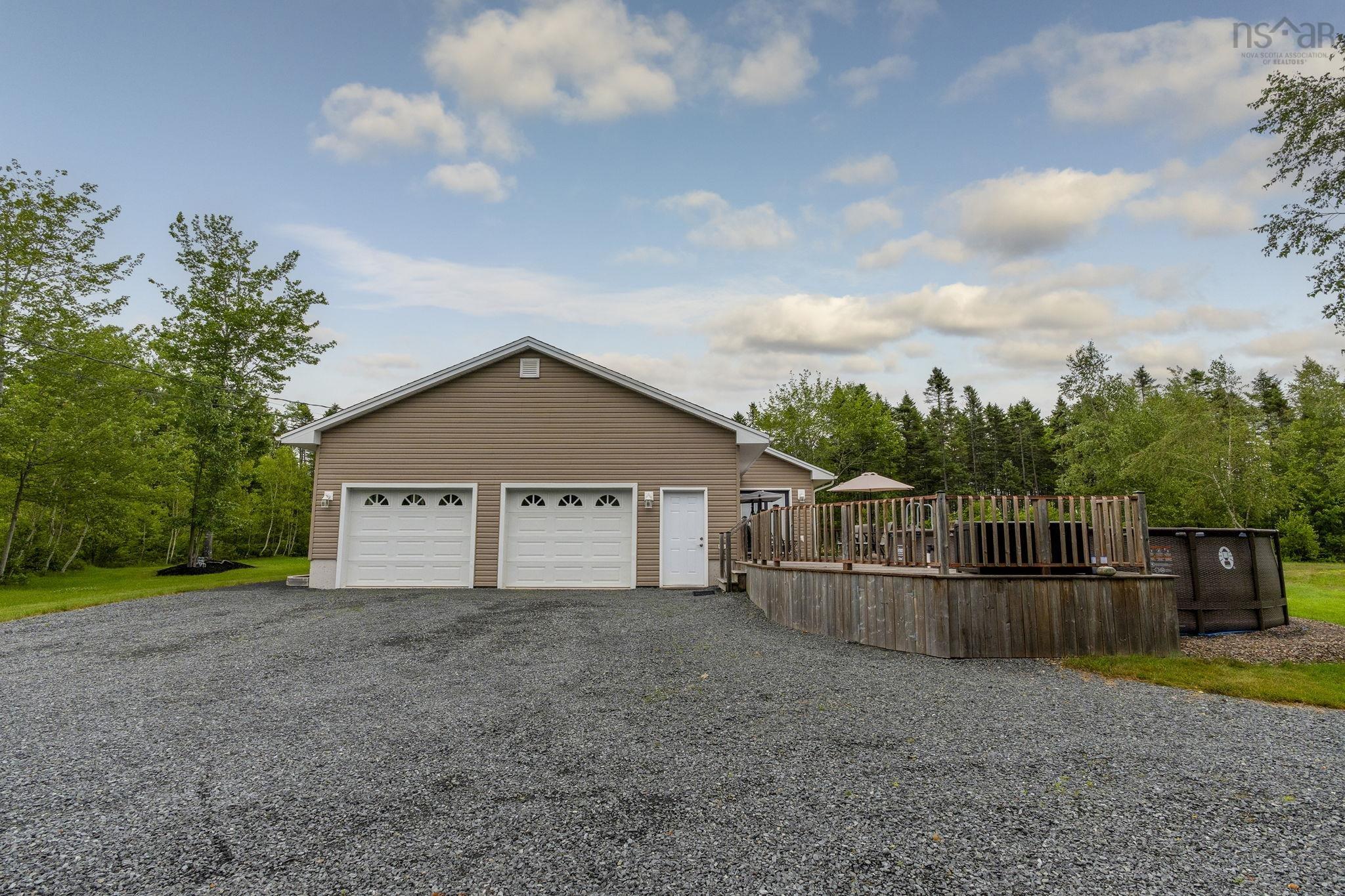 $649,900.00: 7450 Highway 14, Nine Mile River