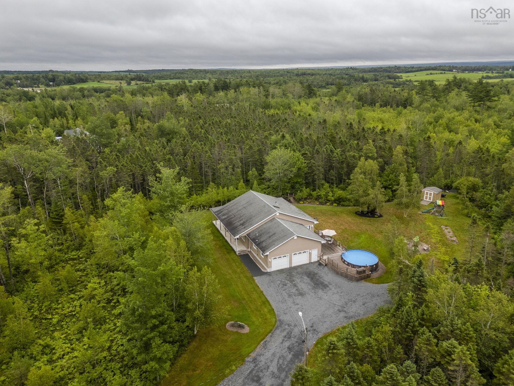 $649,900.00: 7450 Highway 14, Nine Mile River